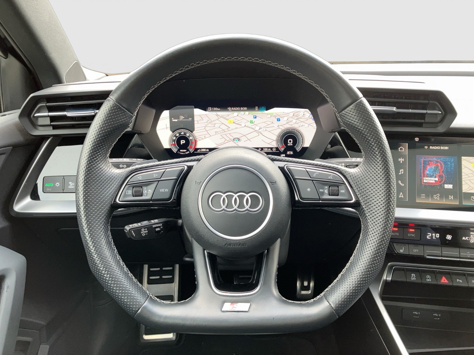 Fahrzeugabbildung Audi A3 Sportback TFSI S line MATRIX PANO KAMERA NAVI