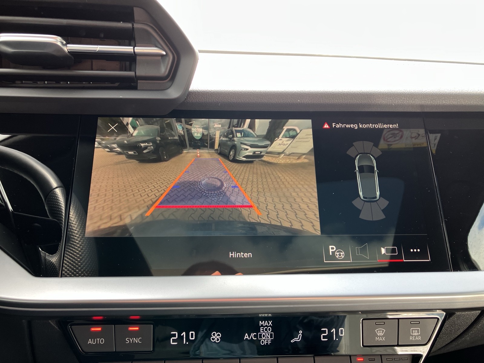 Fahrzeugabbildung Audi A3 Sportback TFSI S line MATRIX PANO KAMERA NAVI
