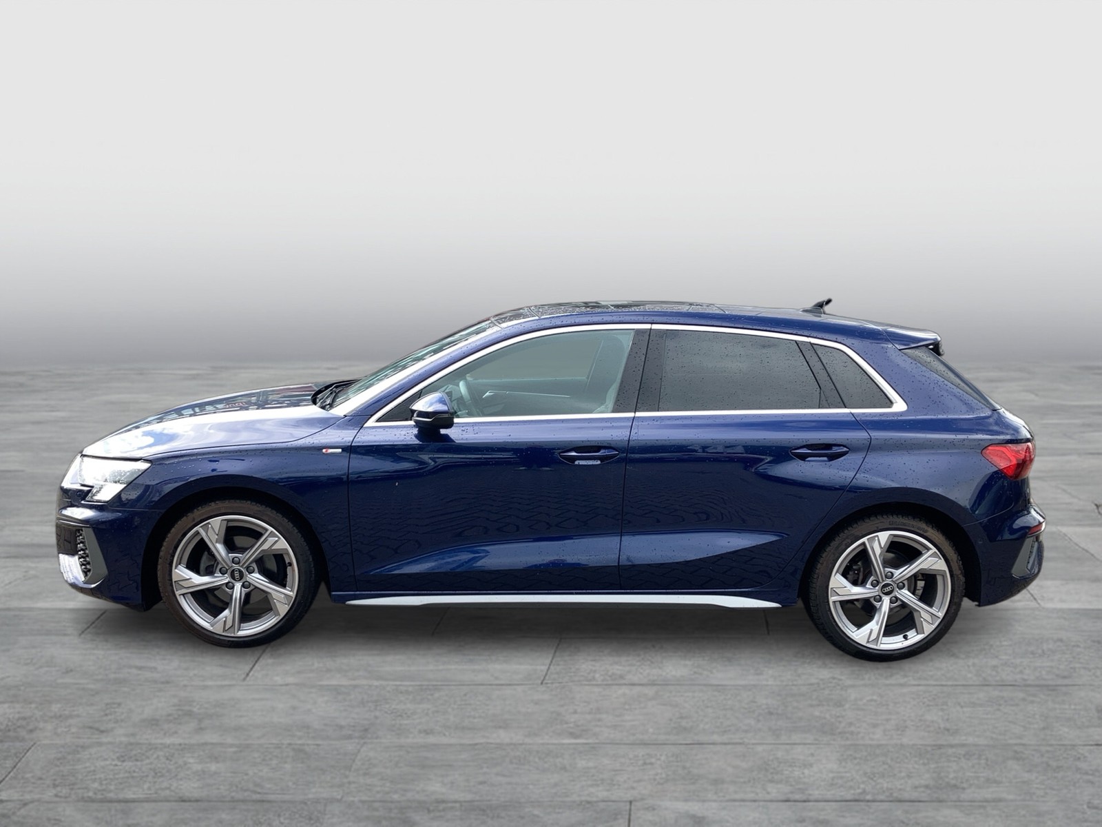Fahrzeugabbildung Audi A3 Sportback TFSI S line MATRIX PANO KAMERA NAVI