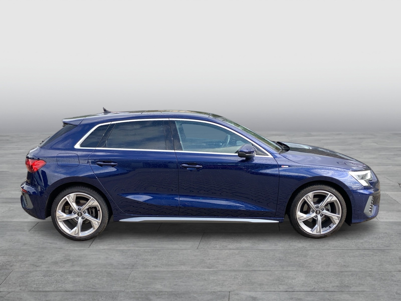 Fahrzeugabbildung Audi A3 Sportback TFSI S line MATRIX PANO KAMERA NAVI