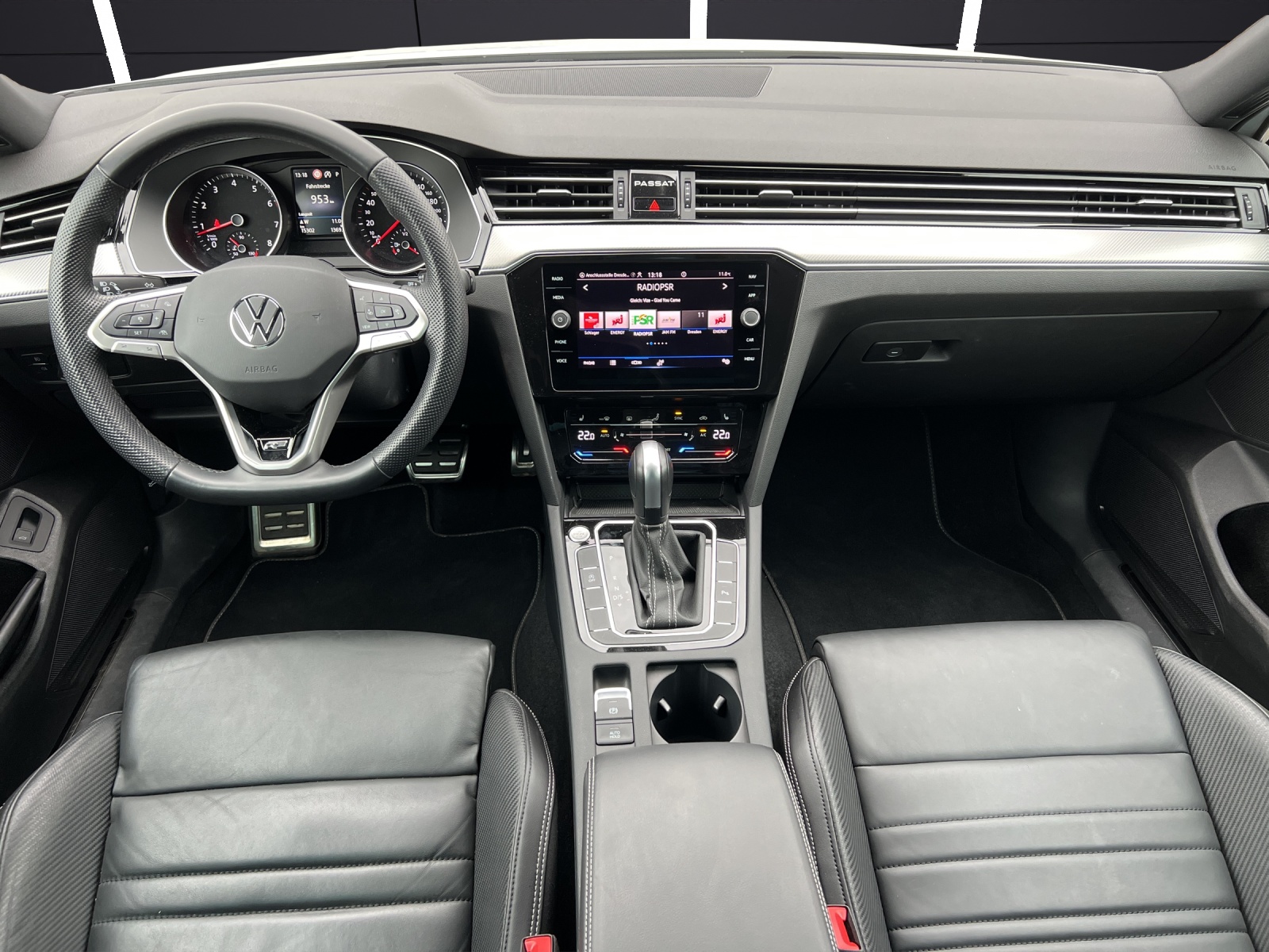 Fahrzeugabbildung Volkswagen Passat Variant R-Line Elegance TSI DSG LED ACC NAVI LEDER