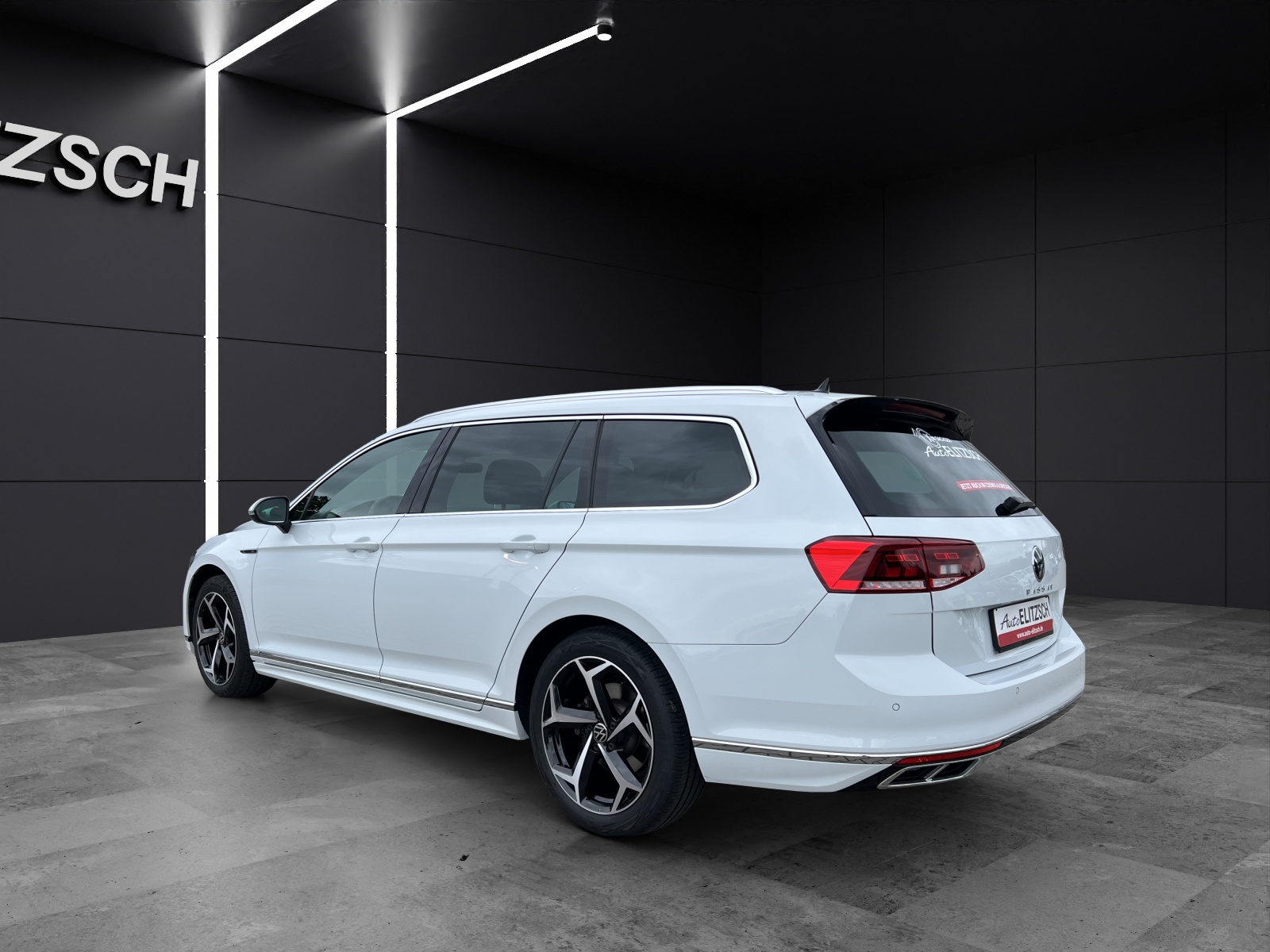 Fahrzeugabbildung Volkswagen Passat Variant R-Line Elegance TSI DSG LED ACC NAVI LEDER