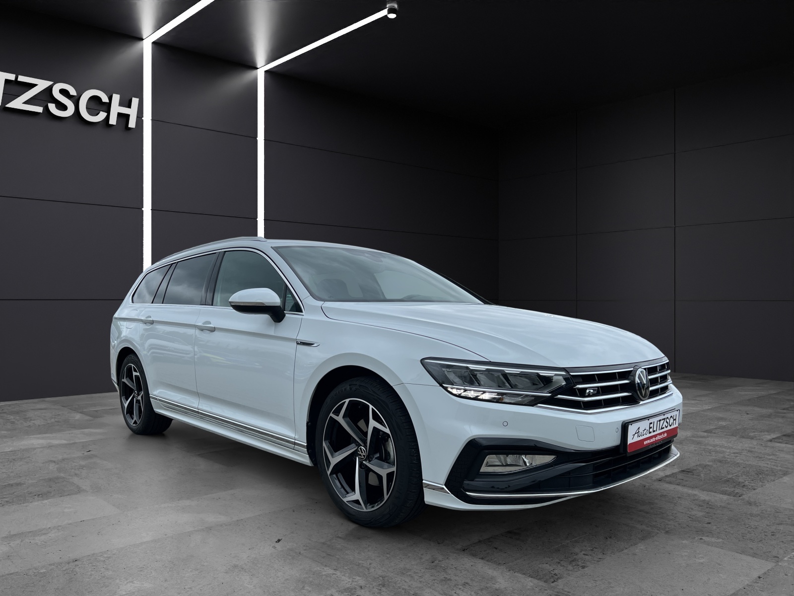 Fahrzeugabbildung Volkswagen Passat Variant R-Line Elegance TSI DSG LED ACC NAVI LEDER