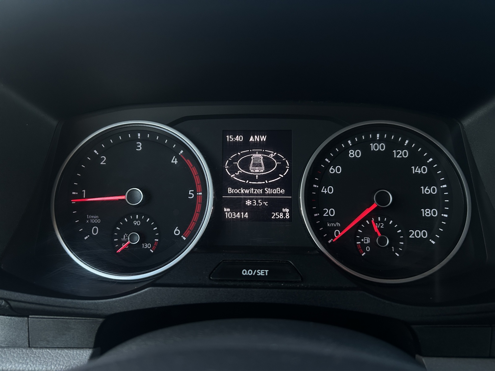 Fahrzeugabbildung Volkswagen Crafter Pritsche Kofferaufbau 35 lang RFK Navi Klima