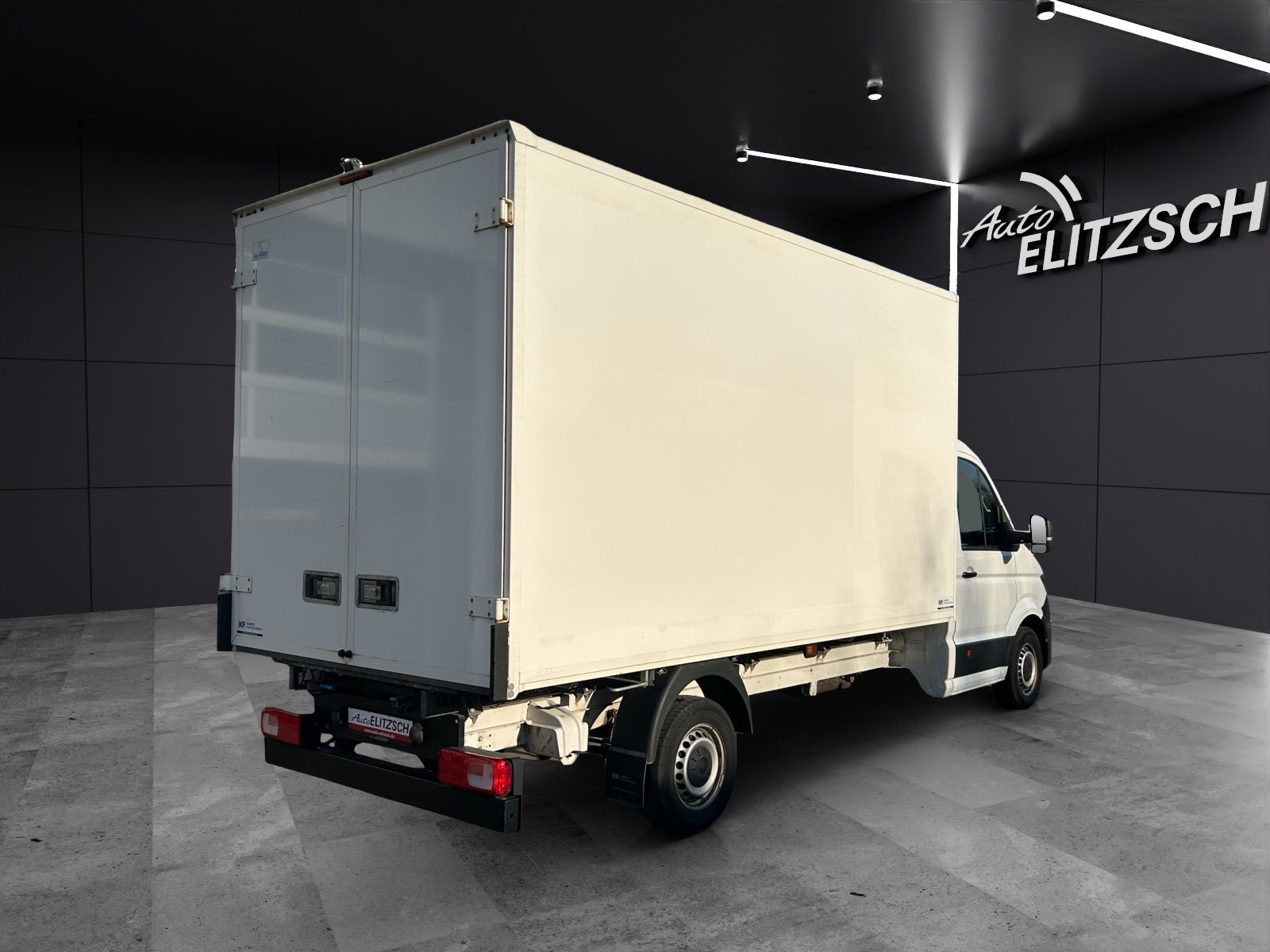 Fahrzeugabbildung Volkswagen Crafter Pritsche Kofferaufbau 35 lang RFK Navi Klima