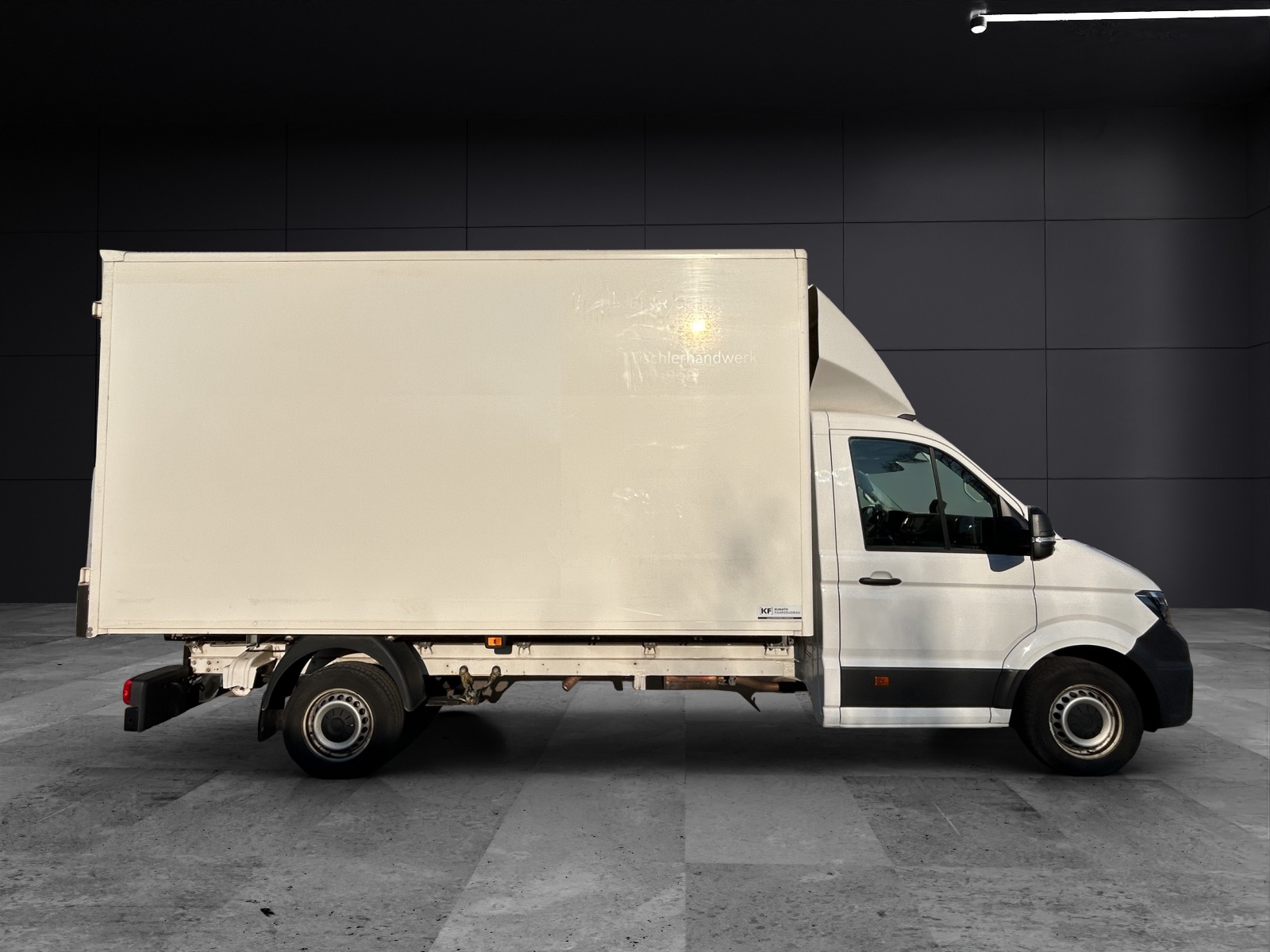 Fahrzeugabbildung Volkswagen Crafter Pritsche Kofferaufbau 35 lang RFK Navi Klima