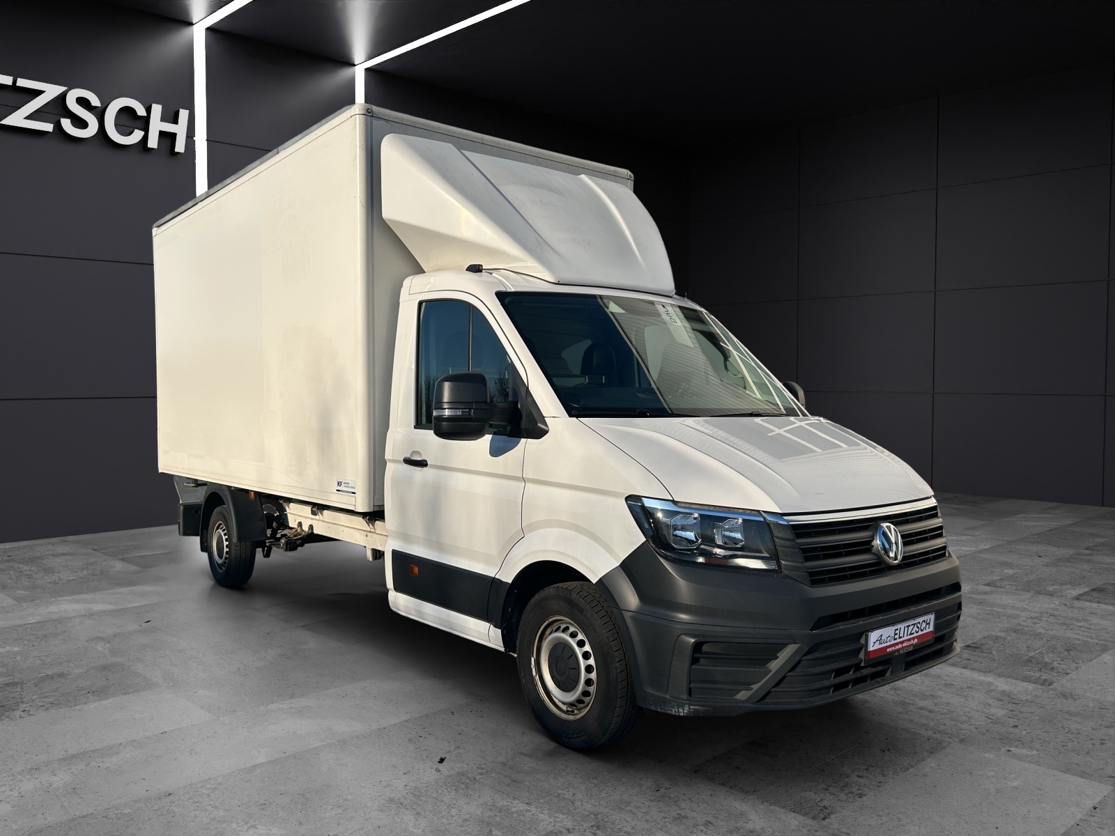 Fahrzeugabbildung Volkswagen Crafter Pritsche Kofferaufbau 35 lang RFK Navi Klima