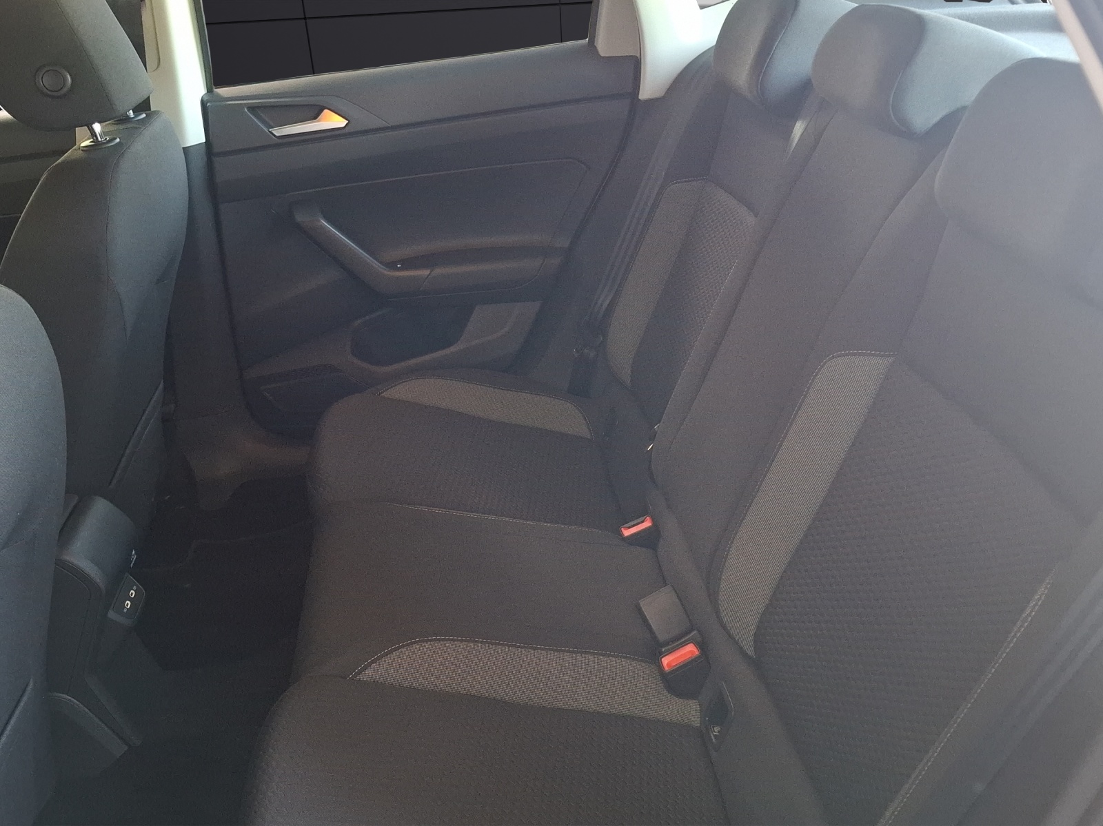 Fahrzeugabbildung Volkswagen Polo TSI Life DSG LED CarPlay AID GRA PDC