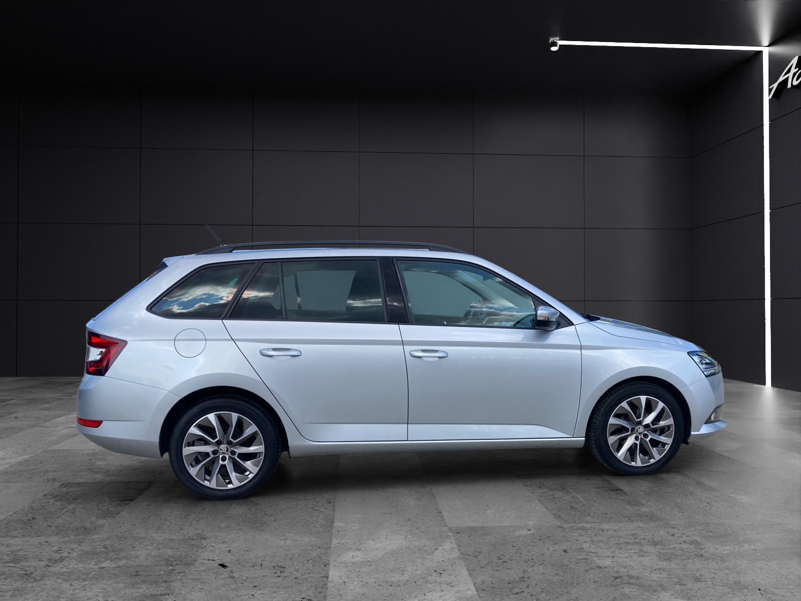 Fahrzeugabbildung SKODA Fabia Combi TSI Clever Best-off LED Navi GRA PDC SH LM
