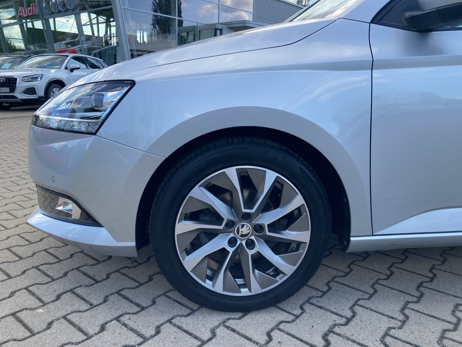 Fahrzeugabbildung SKODA Fabia Combi TSI Clever Best-off LED Navi GRA PDC SH LM