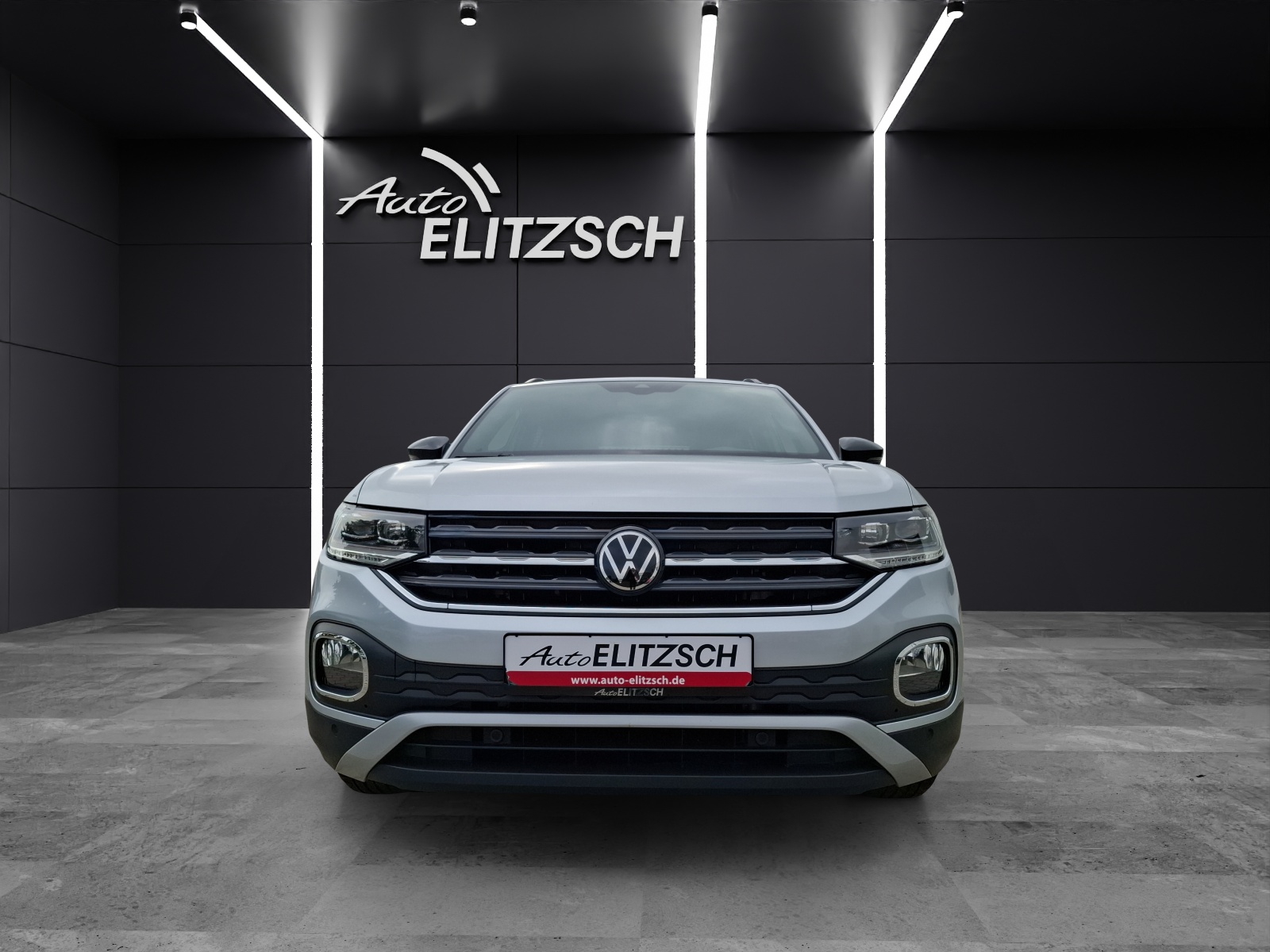 Fahrzeugabbildung Volkswagen T-Cross TSI Active LED AHK AID RFK SH LM