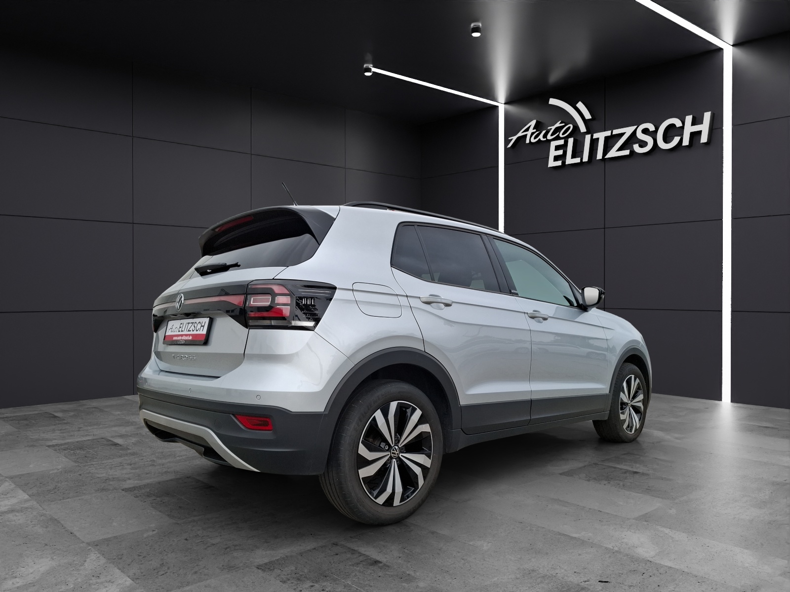 Fahrzeugabbildung Volkswagen T-Cross TSI Active LED AHK AID RFK SH LM