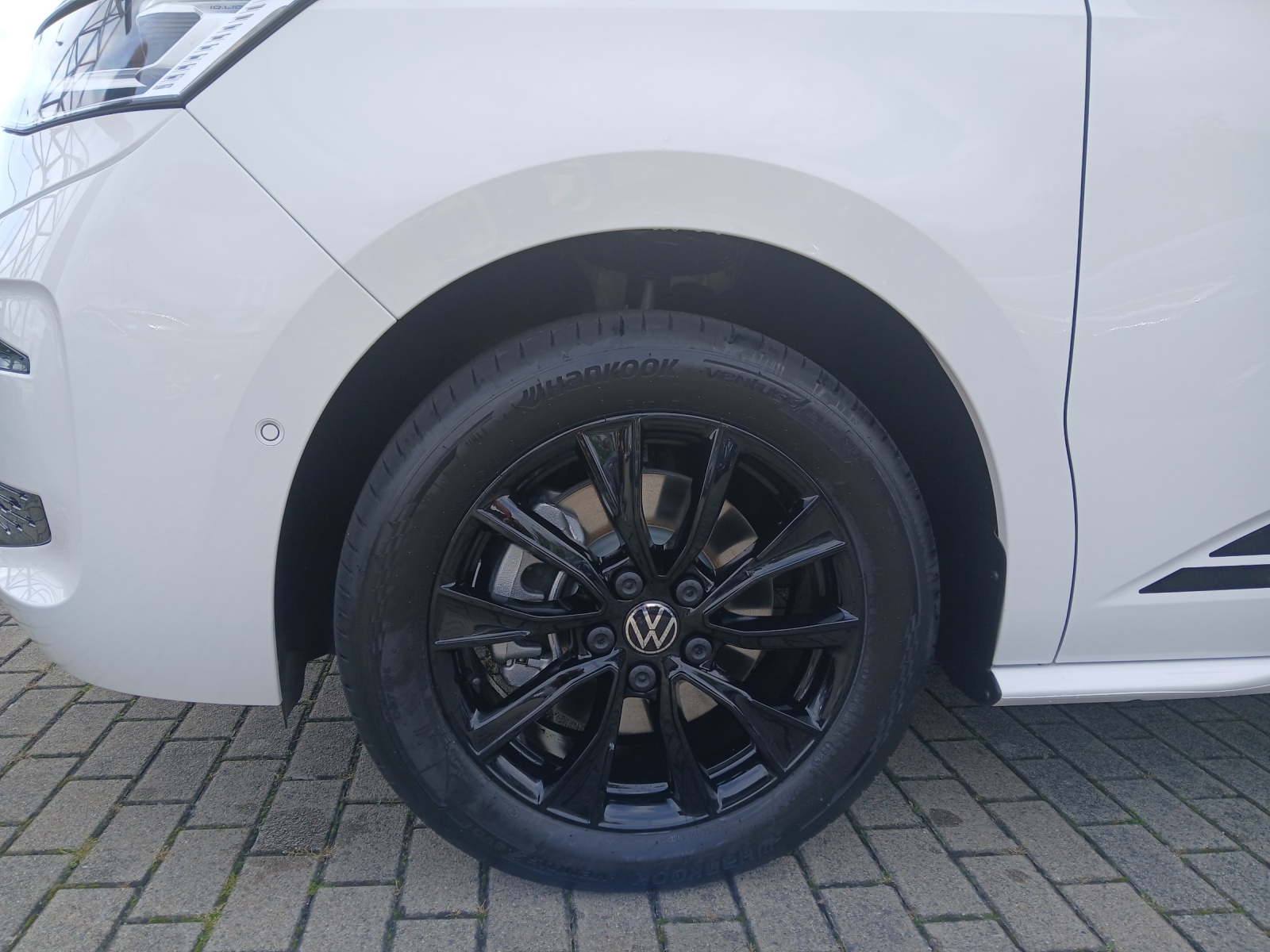 Fahrzeugabbildung Volkswagen T7 Multivan TSI Edition 7 DSG AHK NAVI IQ.LIGHT EASY OPEN