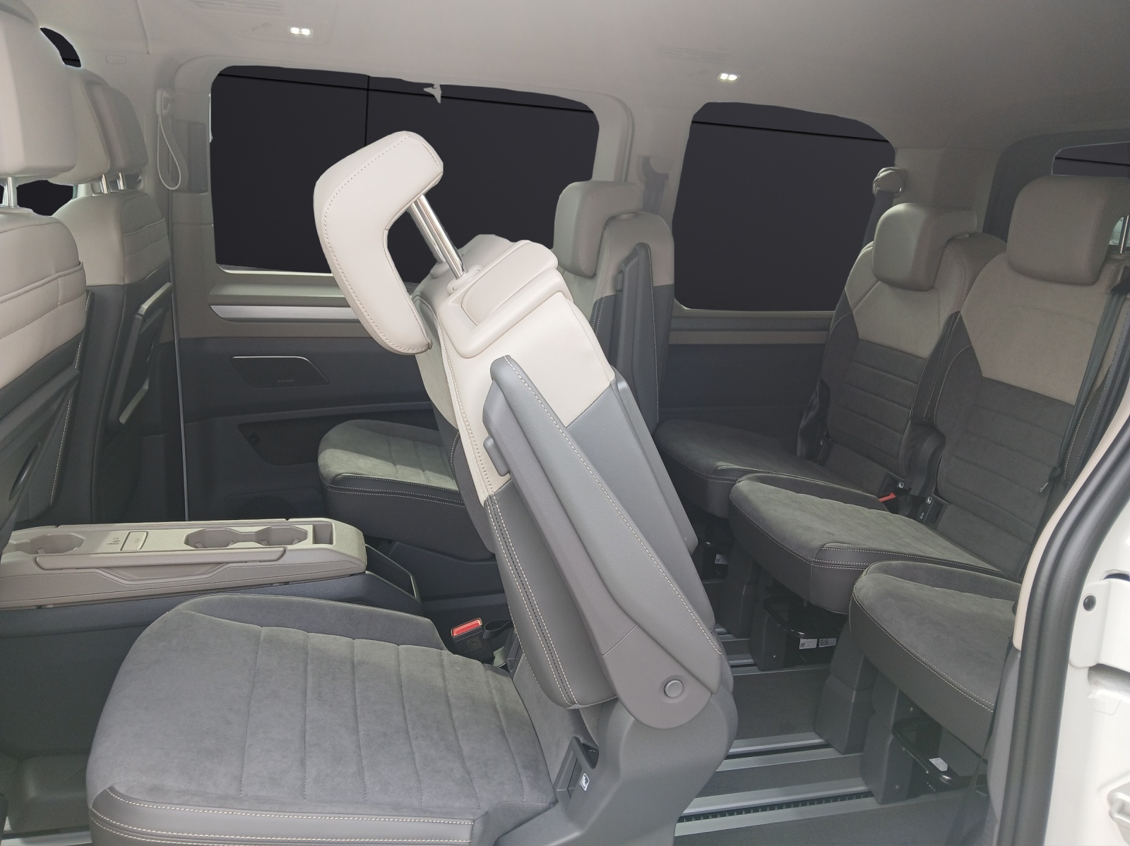 Fahrzeugabbildung Volkswagen T7 Multivan TSI Edition 7 DSG AHK NAVI IQ.LIGHT EASY OPEN