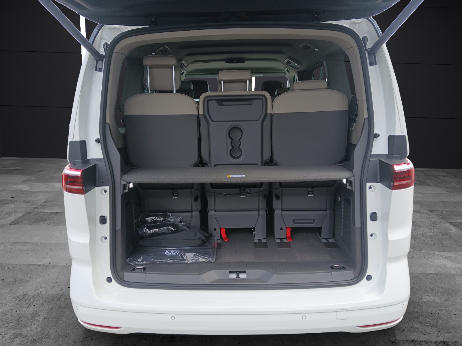 Fahrzeugabbildung Volkswagen T7 Multivan TSI Edition 7 DSG AHK NAVI IQ.LIGHT EASY OPEN