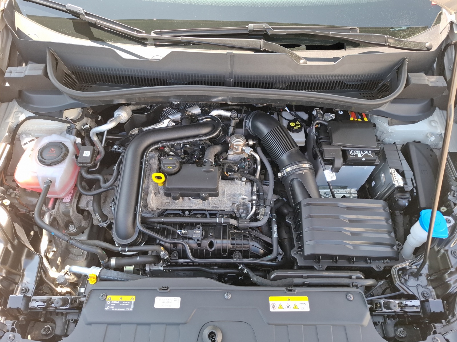Fahrzeugabbildung Volkswagen T-Cross TSI Style Matrix AID ACC RFK SH LM