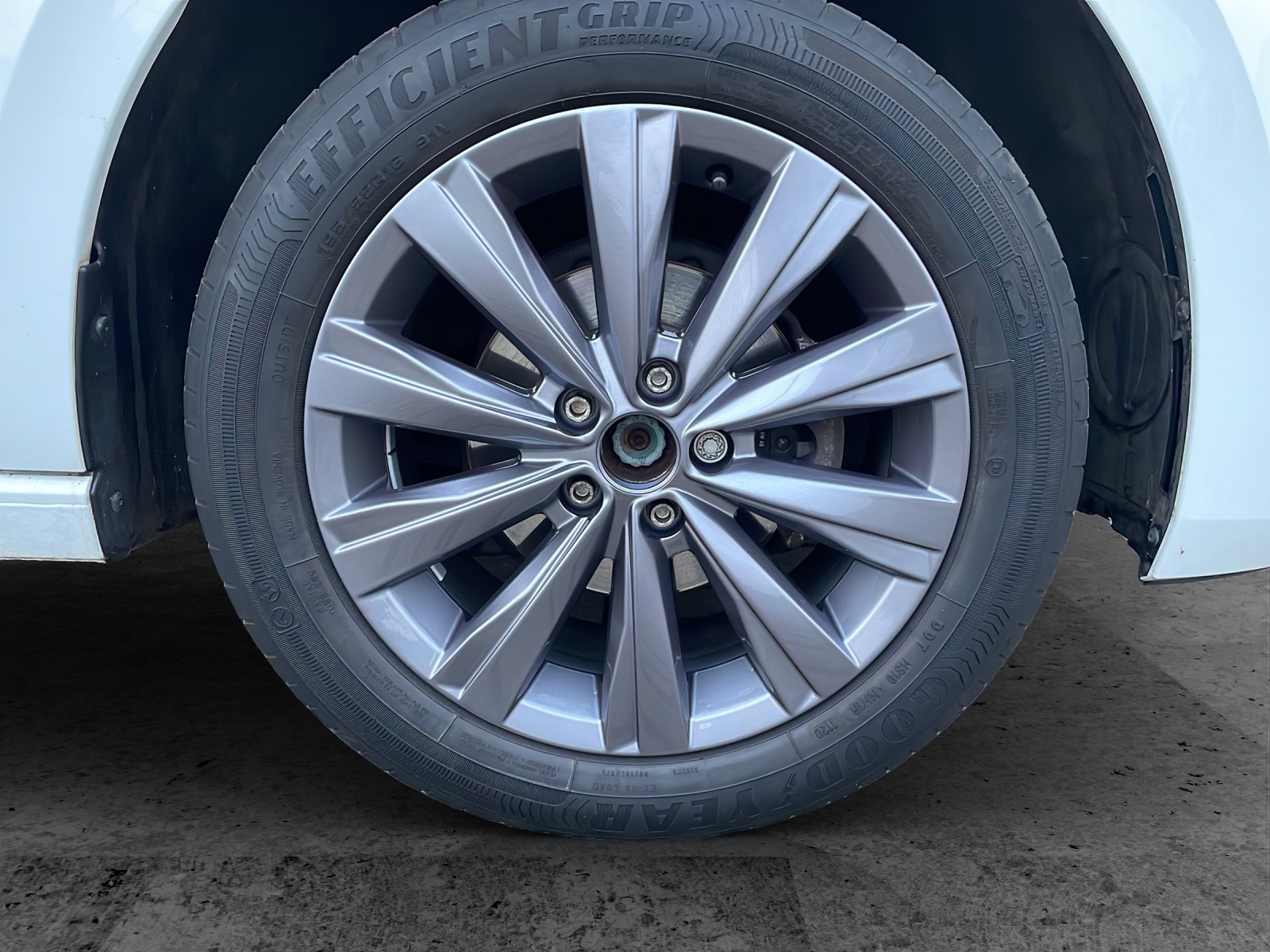 Fahrzeugabbildung Volkswagen Polo Highline TSI DSG LED ACC SHZ PDC Navi Klima