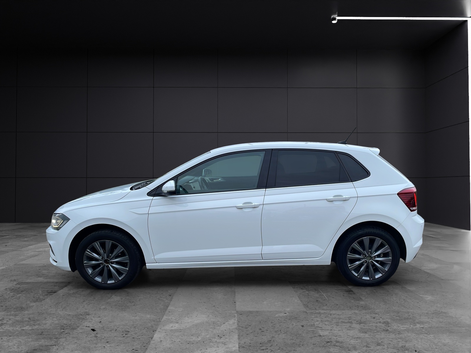 Fahrzeugabbildung Volkswagen Polo Highline TSI DSG LED ACC SHZ PDC Navi Klima