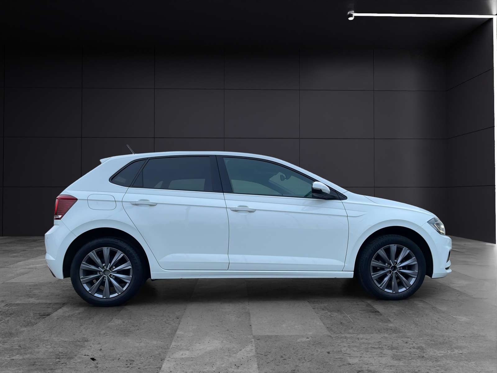 Fahrzeugabbildung Volkswagen Polo Highline TSI DSG LED ACC SHZ PDC Navi Klima