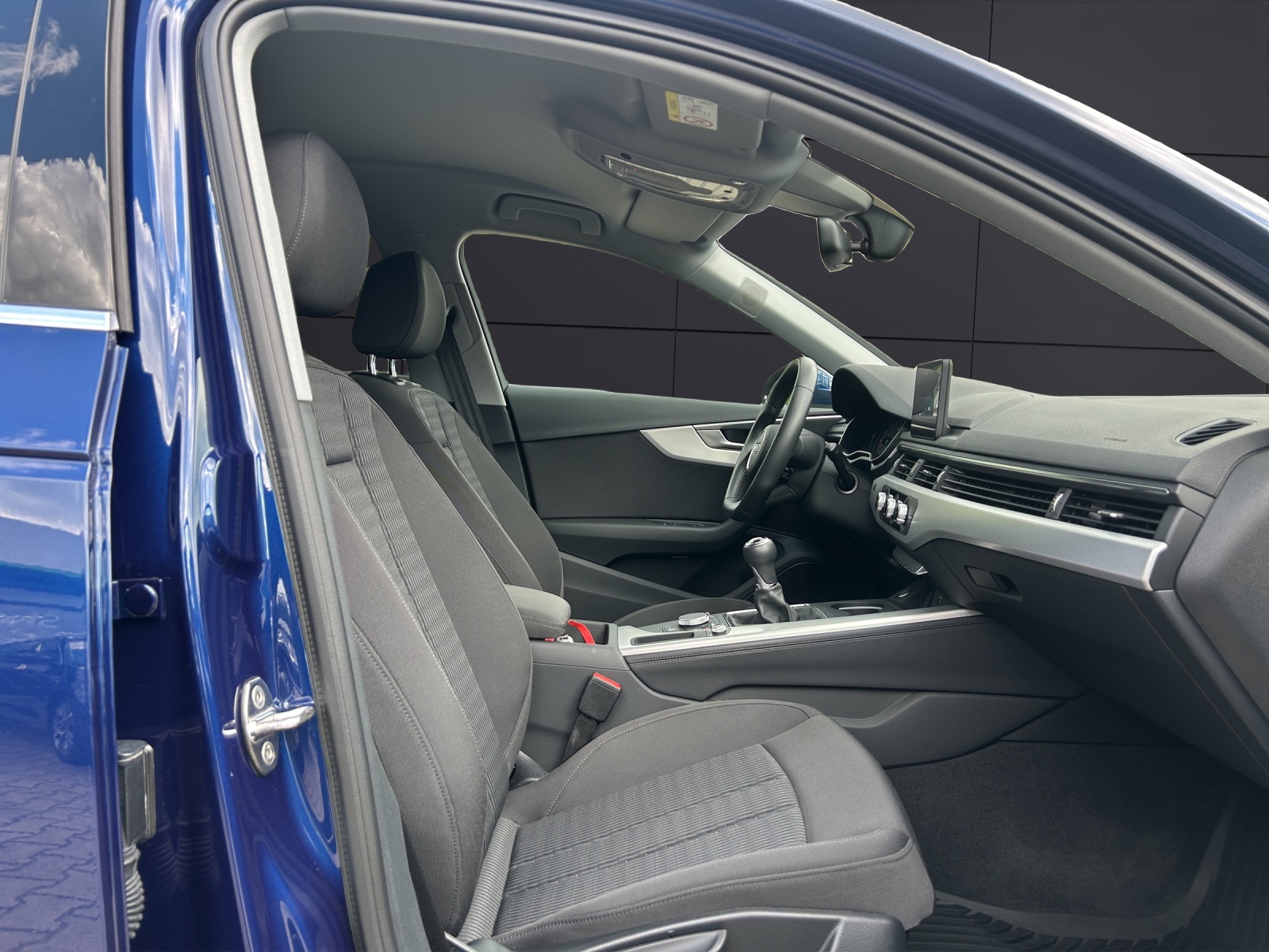 Fahrzeugabbildung Audi A4 Avant TFSI MATRIX B&O DAB