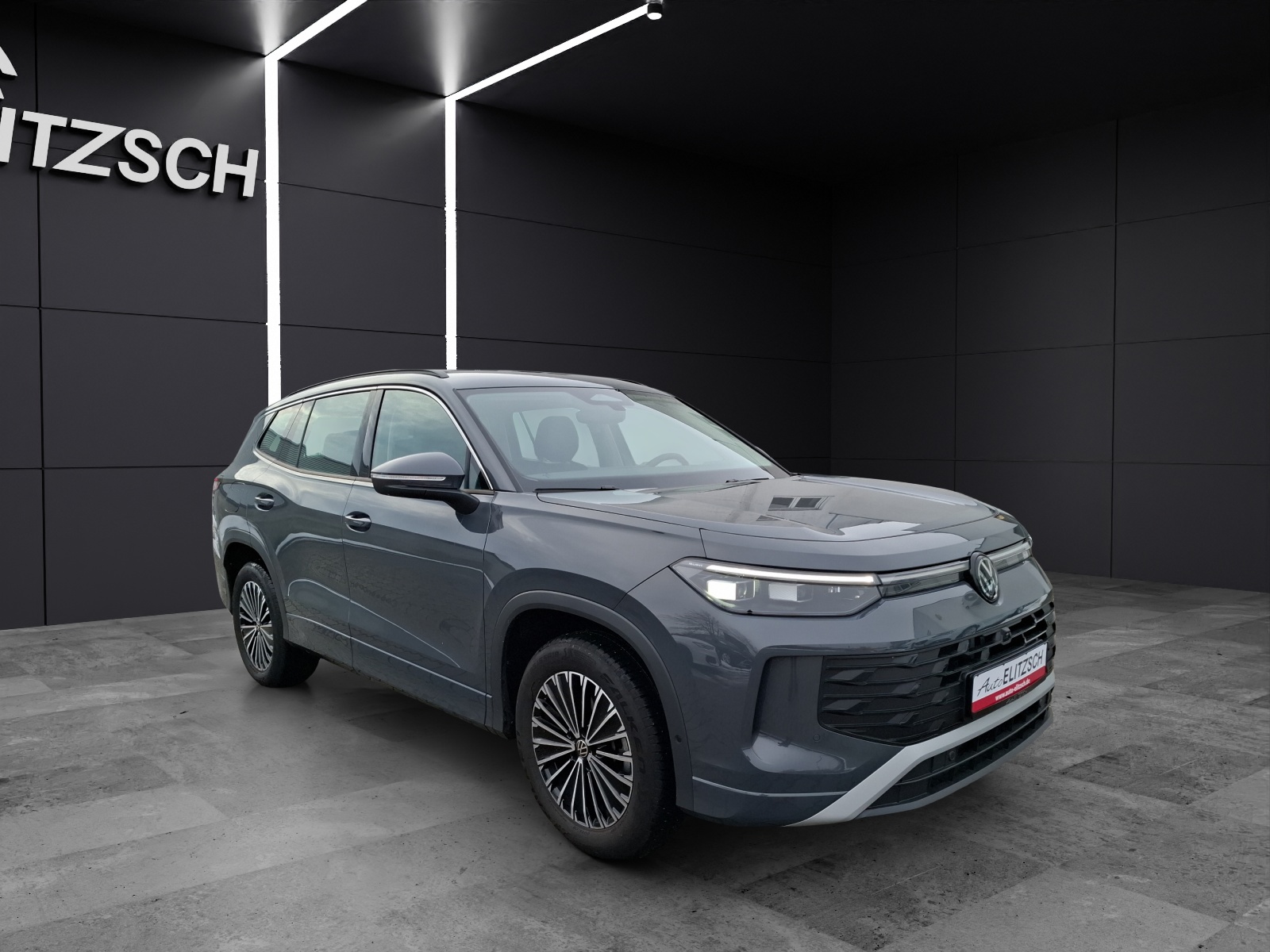 Fahrzeugabbildung Volkswagen Tayron TDI Life DSG 4M 7-Si Matrix AHK Navi AID ACC RFK SH