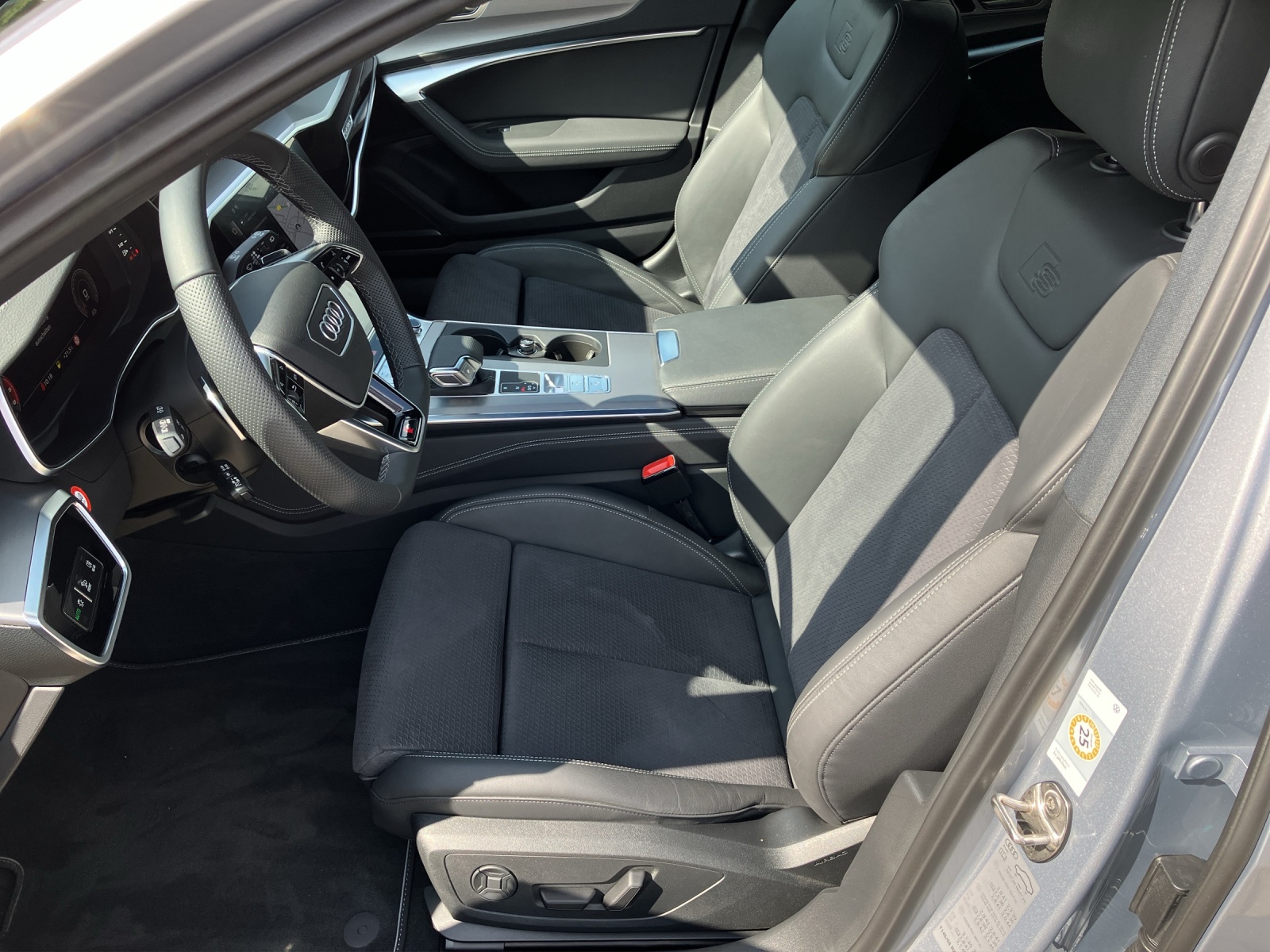 Fahrzeugabbildung Audi S6 Avant TDI quattro Matrix Navi AVC B&O 21