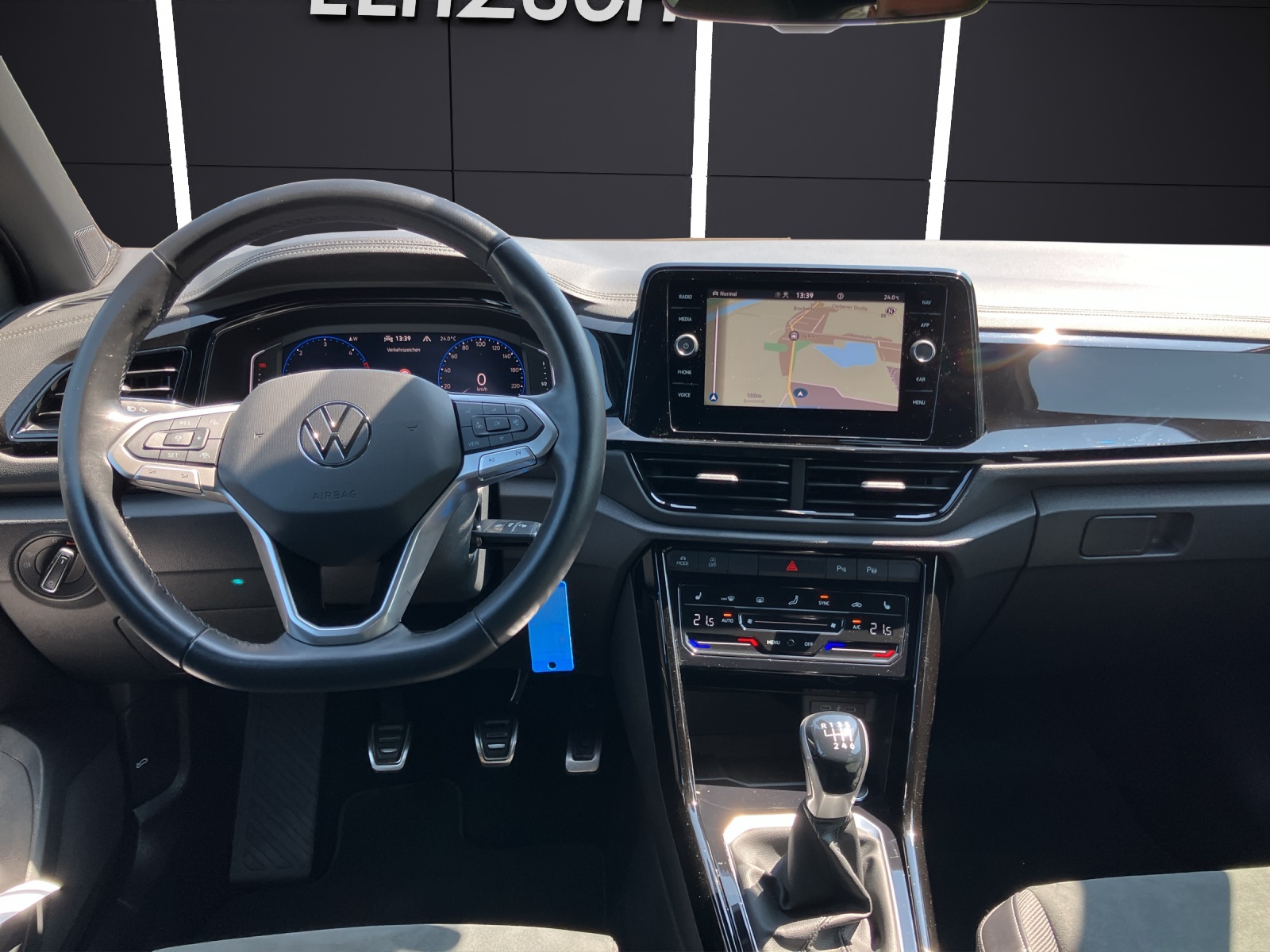 Fahrzeugabbildung Volkswagen T-Roc Style TDI LED+ ACC 18