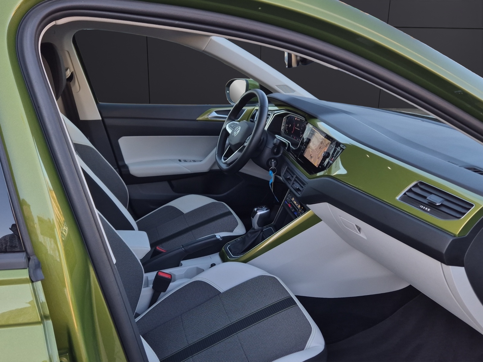 Fahrzeugabbildung Volkswagen Taigo 1.0 TSI Style DSG Matrix RFK SHZ ACC APP