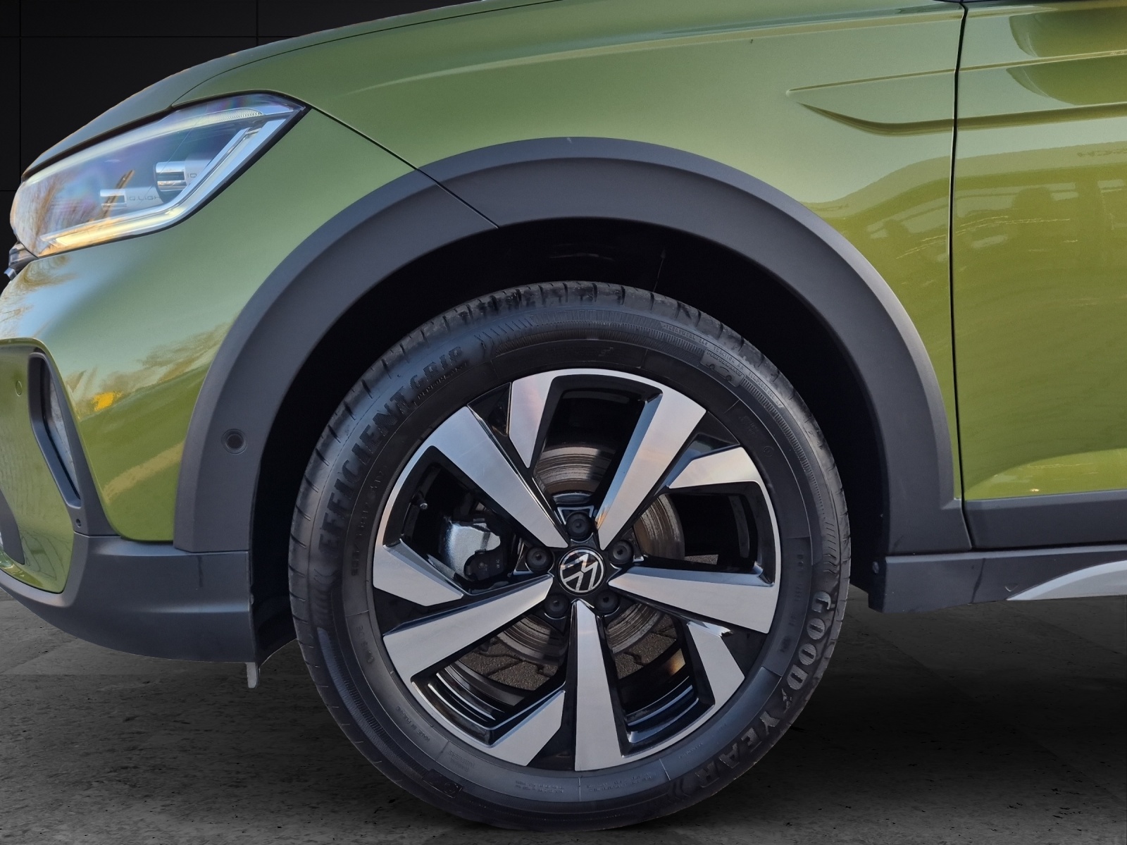 Fahrzeugabbildung Volkswagen Taigo 1.0 TSI Style DSG Matrix RFK SHZ ACC APP