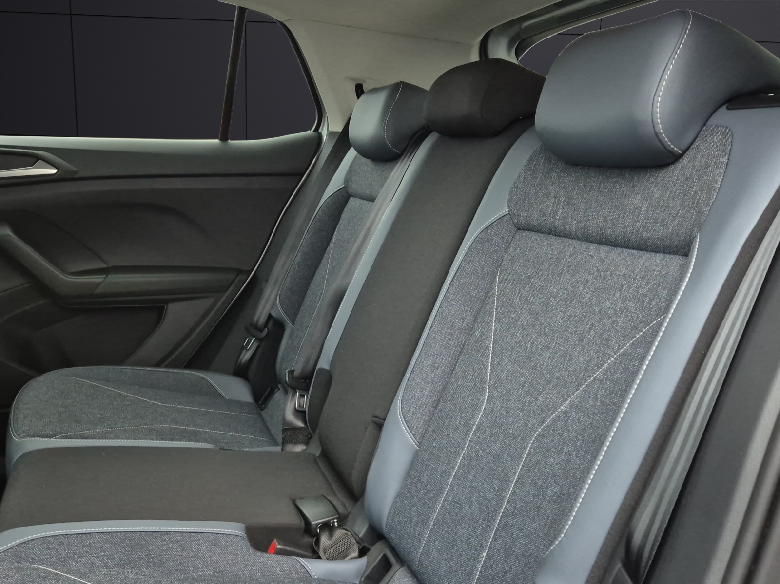 Fahrzeugabbildung Volkswagen T-Cross TSI Style Matrix Navi AID ACC PDC SH LM