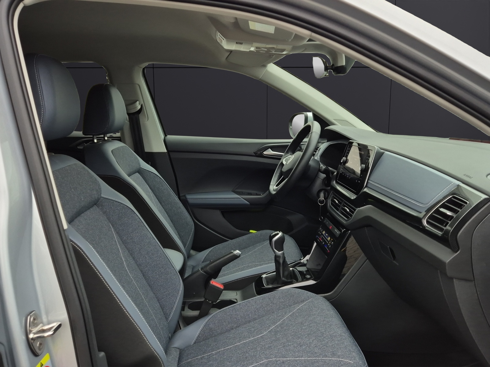 Fahrzeugabbildung Volkswagen T-Cross TSI Style Matrix Navi AID ACC PDC SH LM