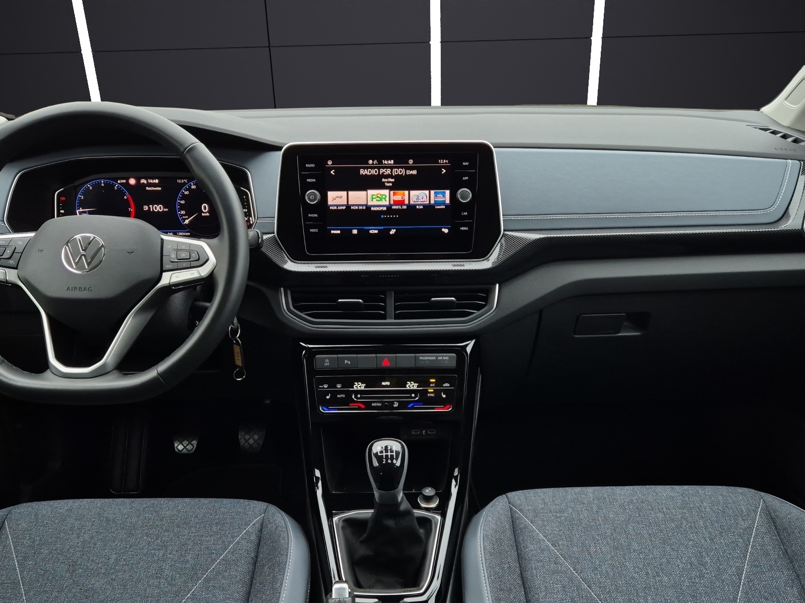 Fahrzeugabbildung Volkswagen T-Cross TSI Style Matrix Navi AID ACC PDC SH LM