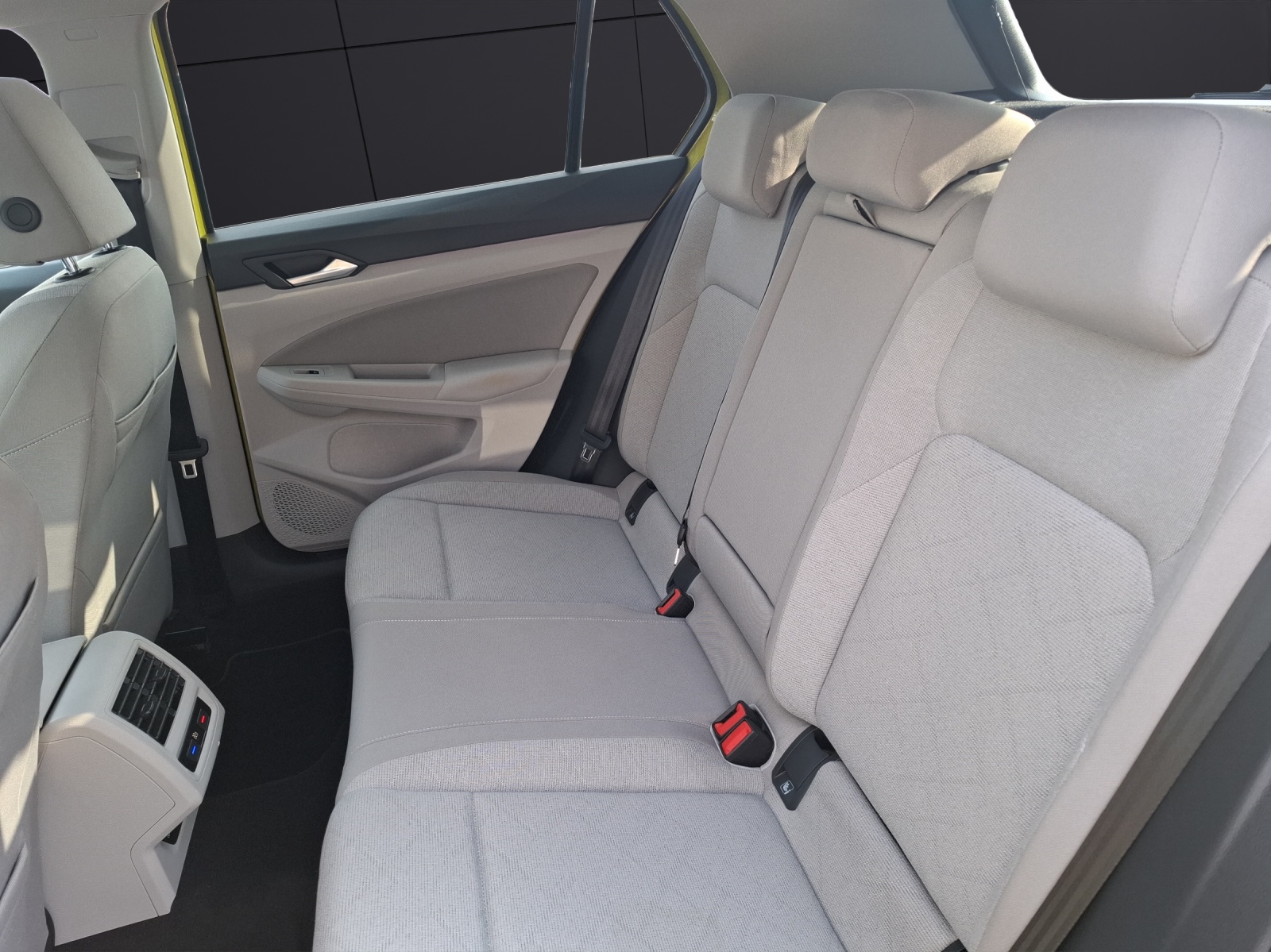 Fahrzeugabbildung Volkswagen Golf VIII TSI Life Matrix Navi Pano AID ACC PDC SH LM