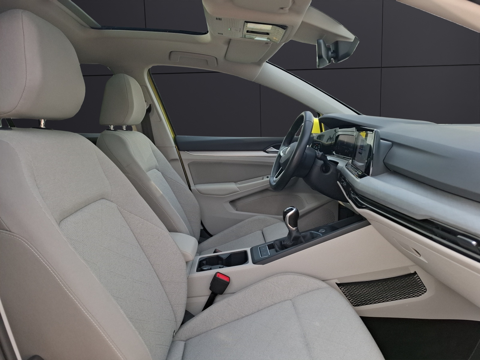 Fahrzeugabbildung Volkswagen Golf VIII TSI Life Matrix Navi Pano AID ACC PDC SH LM