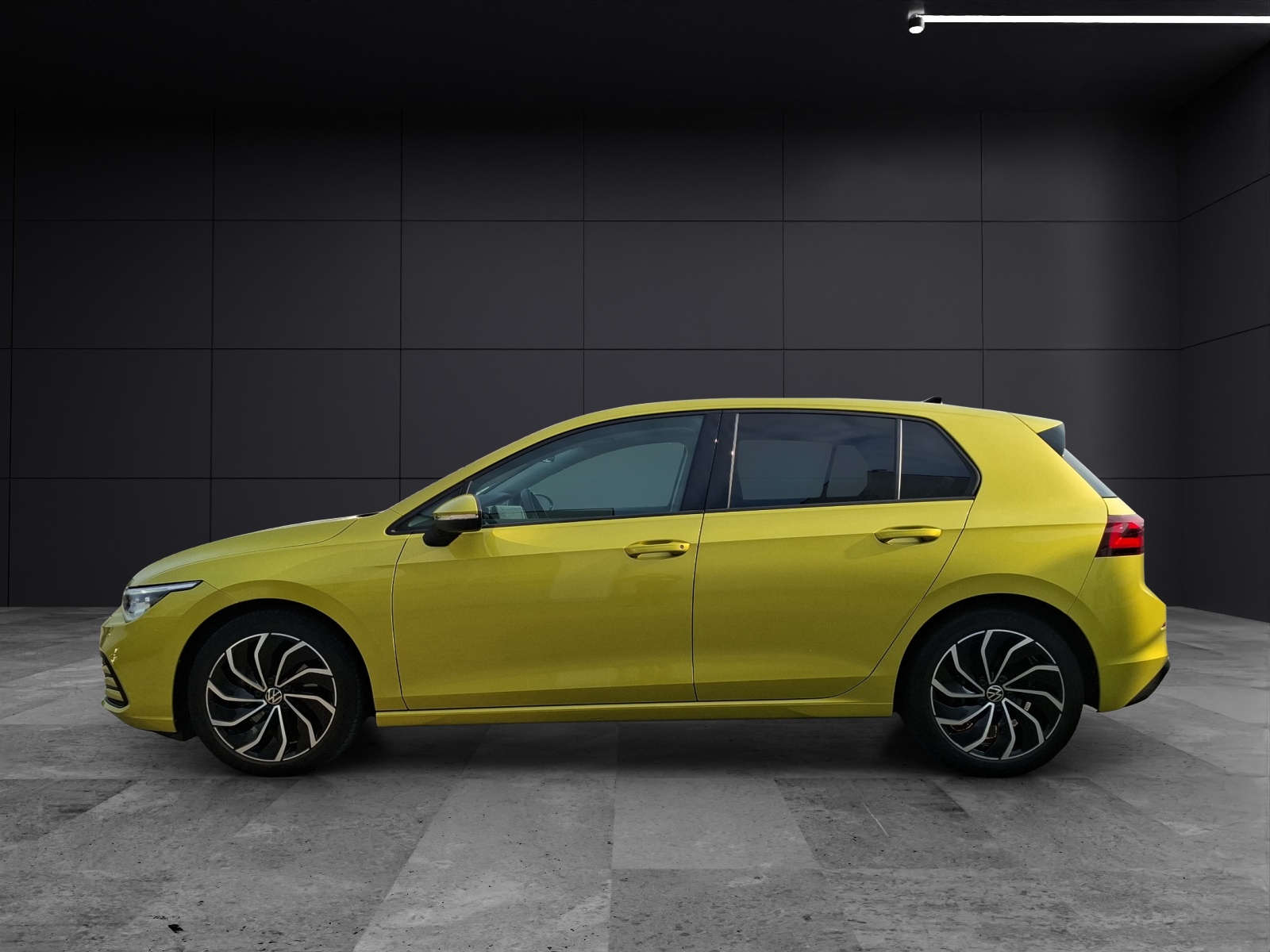 Fahrzeugabbildung Volkswagen Golf VIII TSI Life Matrix Navi Pano AID ACC PDC SH LM