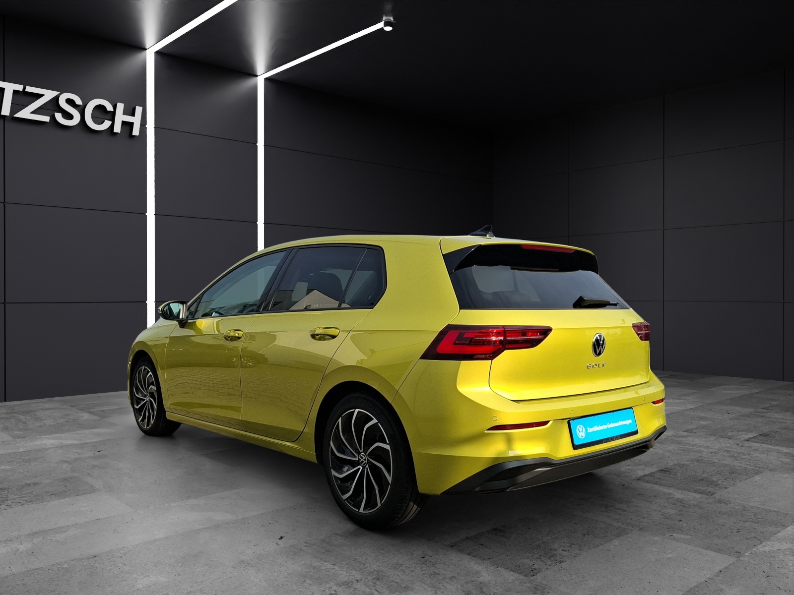 Fahrzeugabbildung Volkswagen Golf VIII TSI Life Matrix Navi Pano AID ACC PDC SH LM