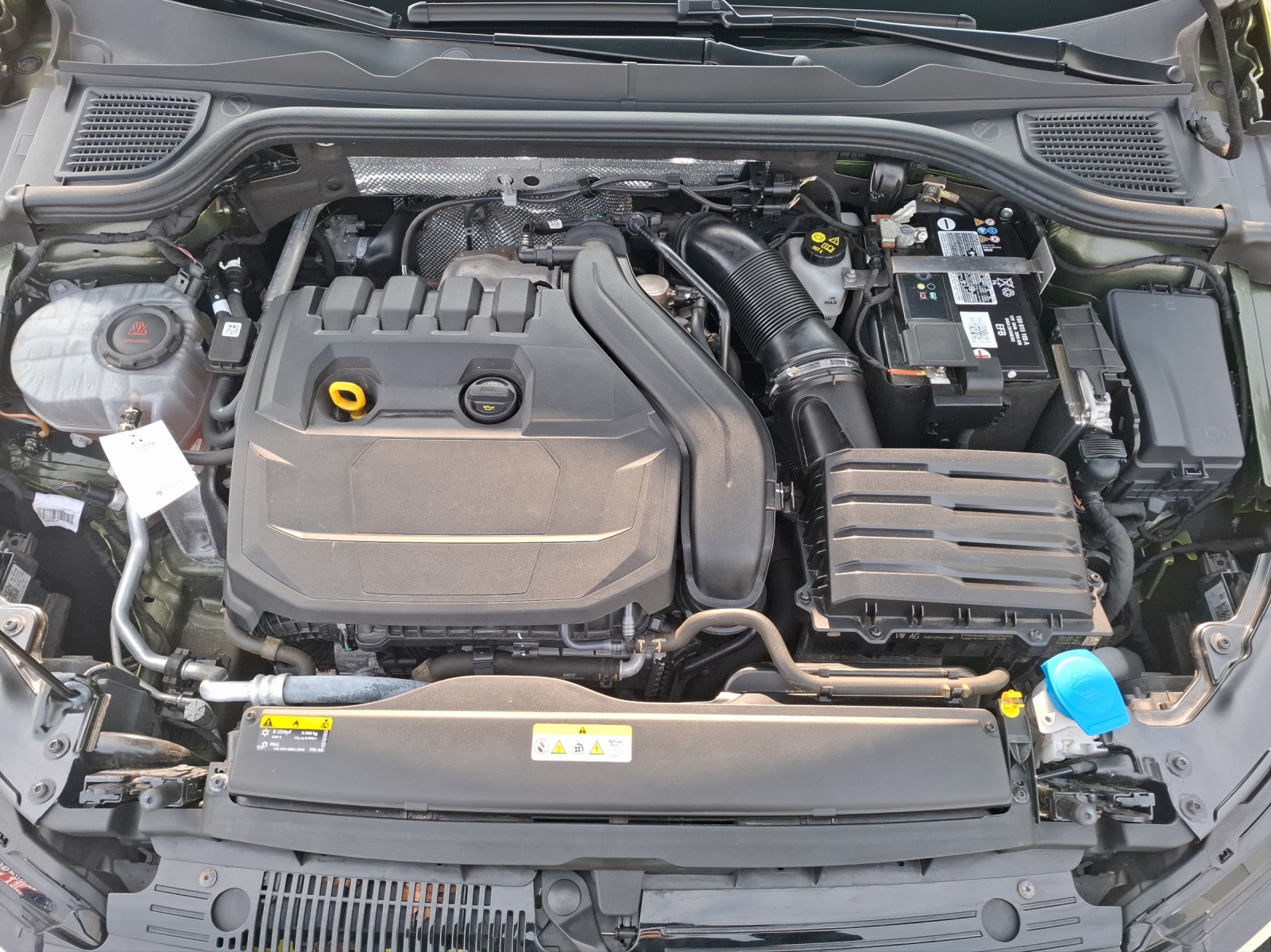 Fahrzeugabbildung Volkswagen Golf VIII TSI Life Matrix Navi Pano AID ACC PDC SH LM