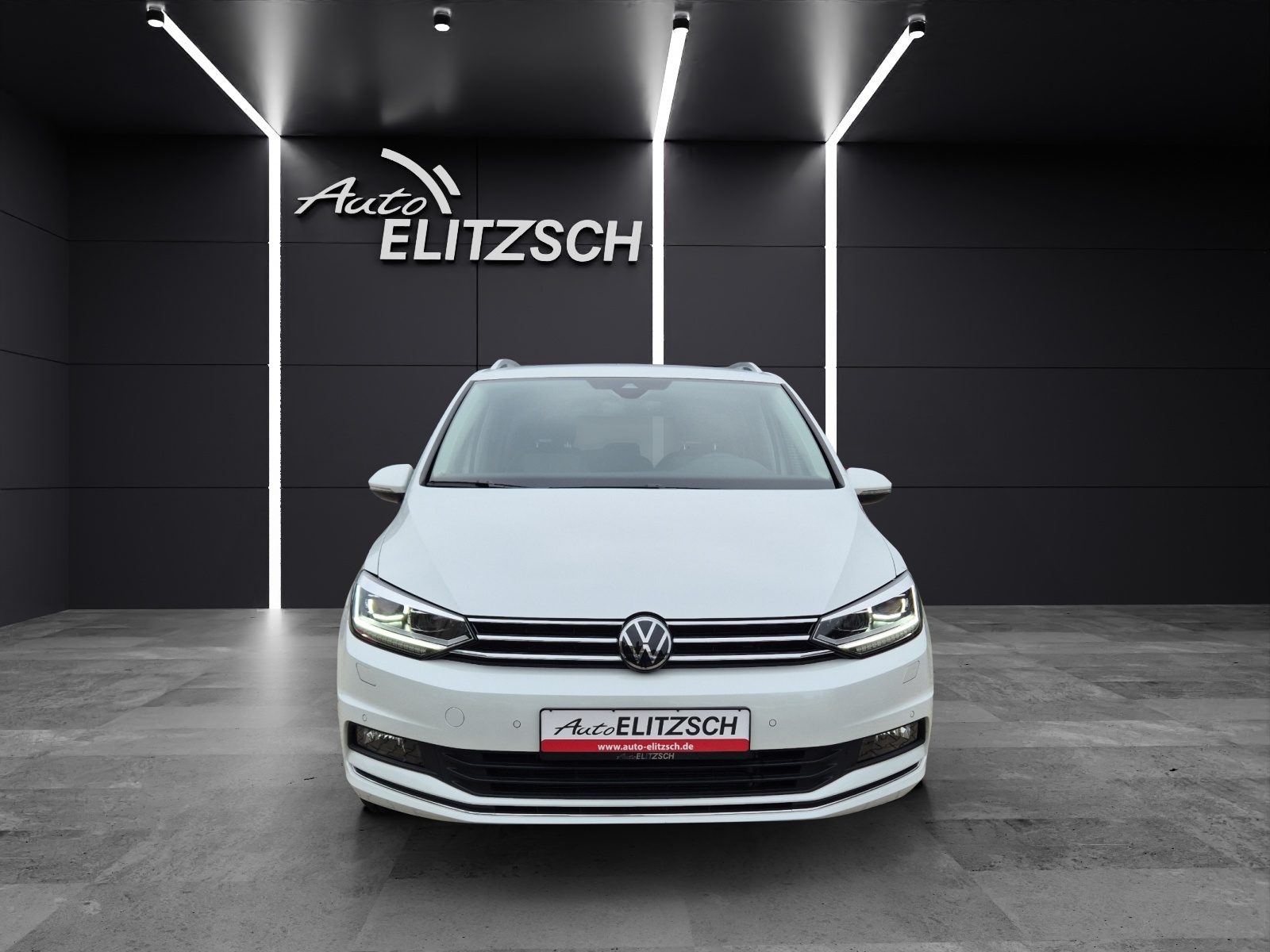 Fahrzeugabbildung Volkswagen Touran TDI Highline DSG 7-Si LED AHK Navi AID ACC RFK SH