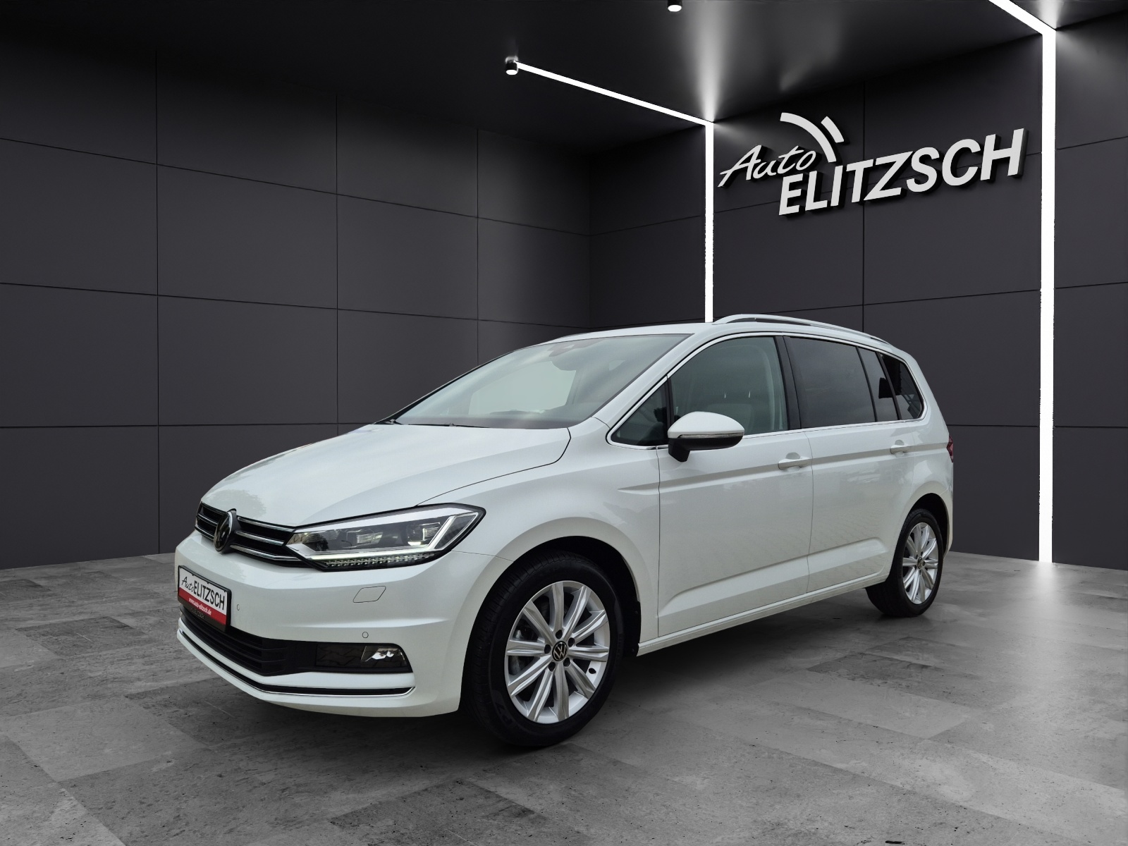 Fahrzeugabbildung Volkswagen Touran TDI Highline DSG 7-Si LED AHK Navi AID ACC RFK SH
