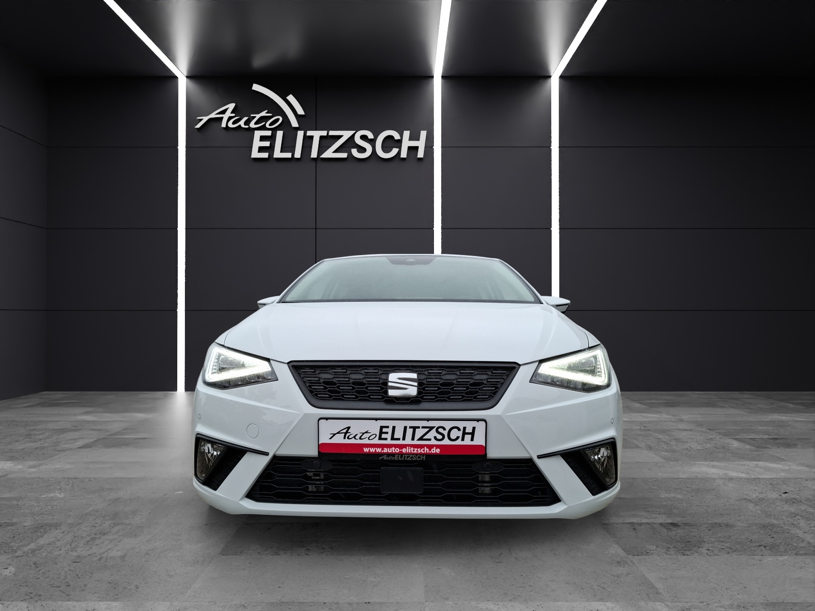 Fahrzeugabbildung SEAT Ibiza TSI Style DSG LED Navi AID ACC RFK SH
