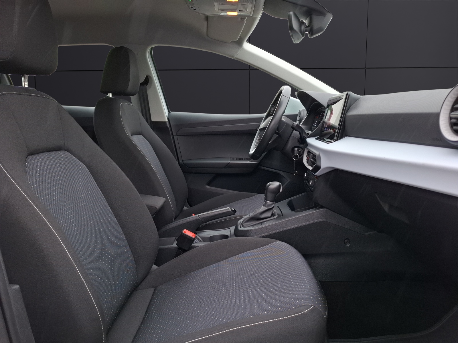 Fahrzeugabbildung SEAT Ibiza TSI Style DSG LED Navi AID ACC RFK SH