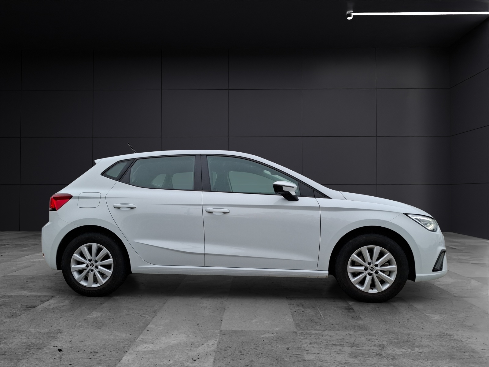 Fahrzeugabbildung SEAT Ibiza TSI Style DSG LED Navi AID ACC RFK SH