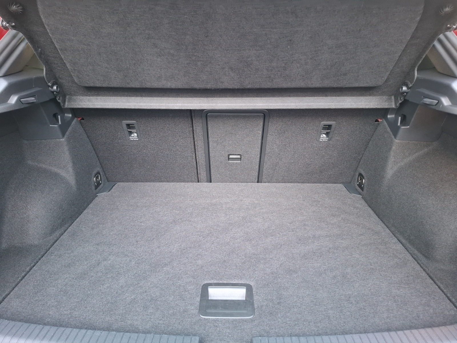 Fahrzeugabbildung Volkswagen T-Roc TSI R-Line LEDplus AID ACC Park-Assist SH 17