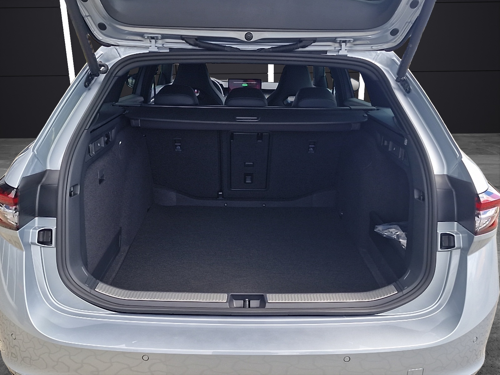 Fahrzeugabbildung SKODA Superb Combi 2.0 TSI 4x4 Sportline LED MATRIX AHZ RFK DCC