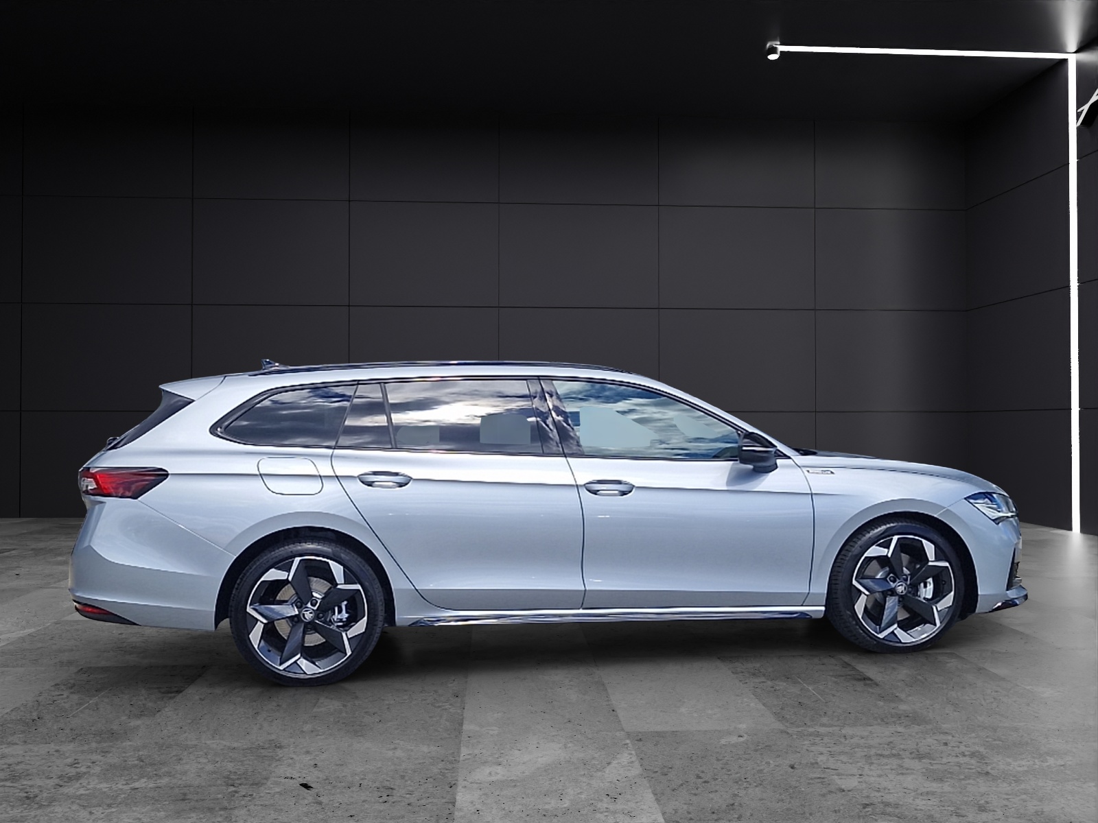 Fahrzeugabbildung SKODA Superb Combi 2.0 TSI 4x4 Sportline LED MATRIX AHZ RFK DCC