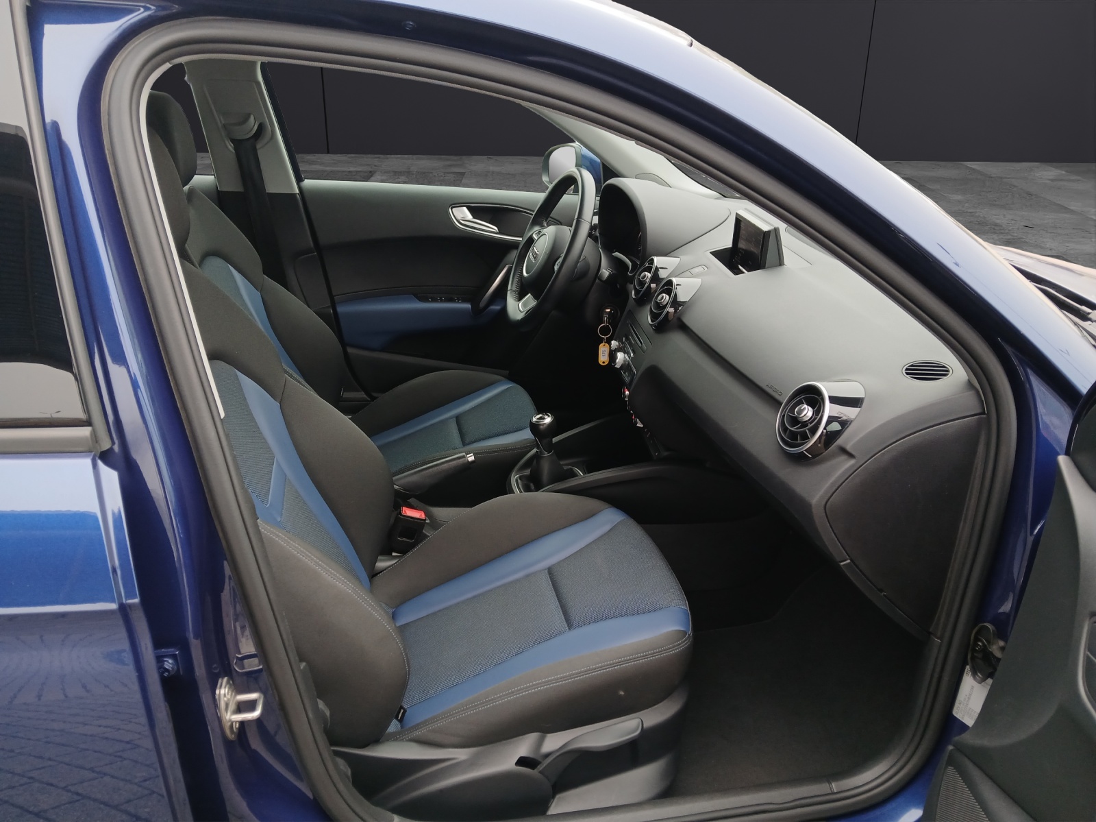 Fahrzeugabbildung Audi A1 Sportback TFSI sport Xenon GRA PDC SH