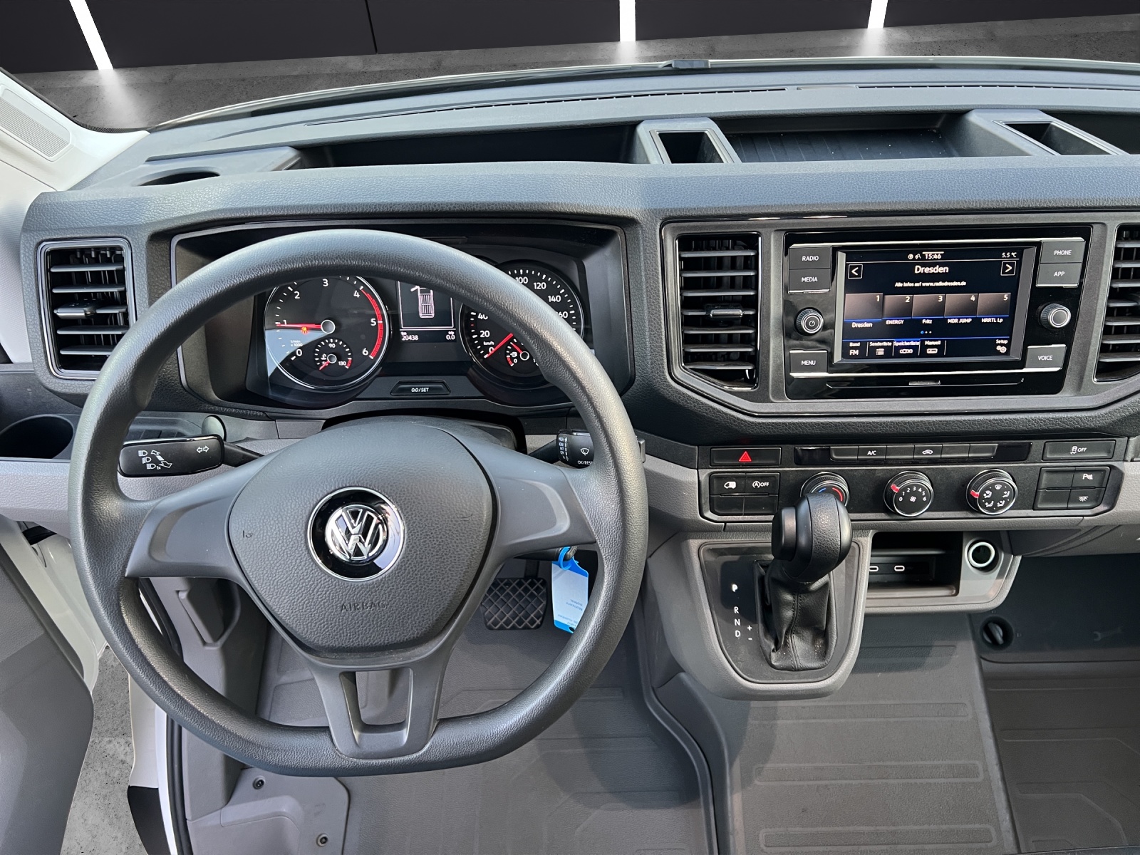 Fahrzeugabbildung Volkswagen Crafter Kasten 35 LR HD AHK RearView DAB+ Klima