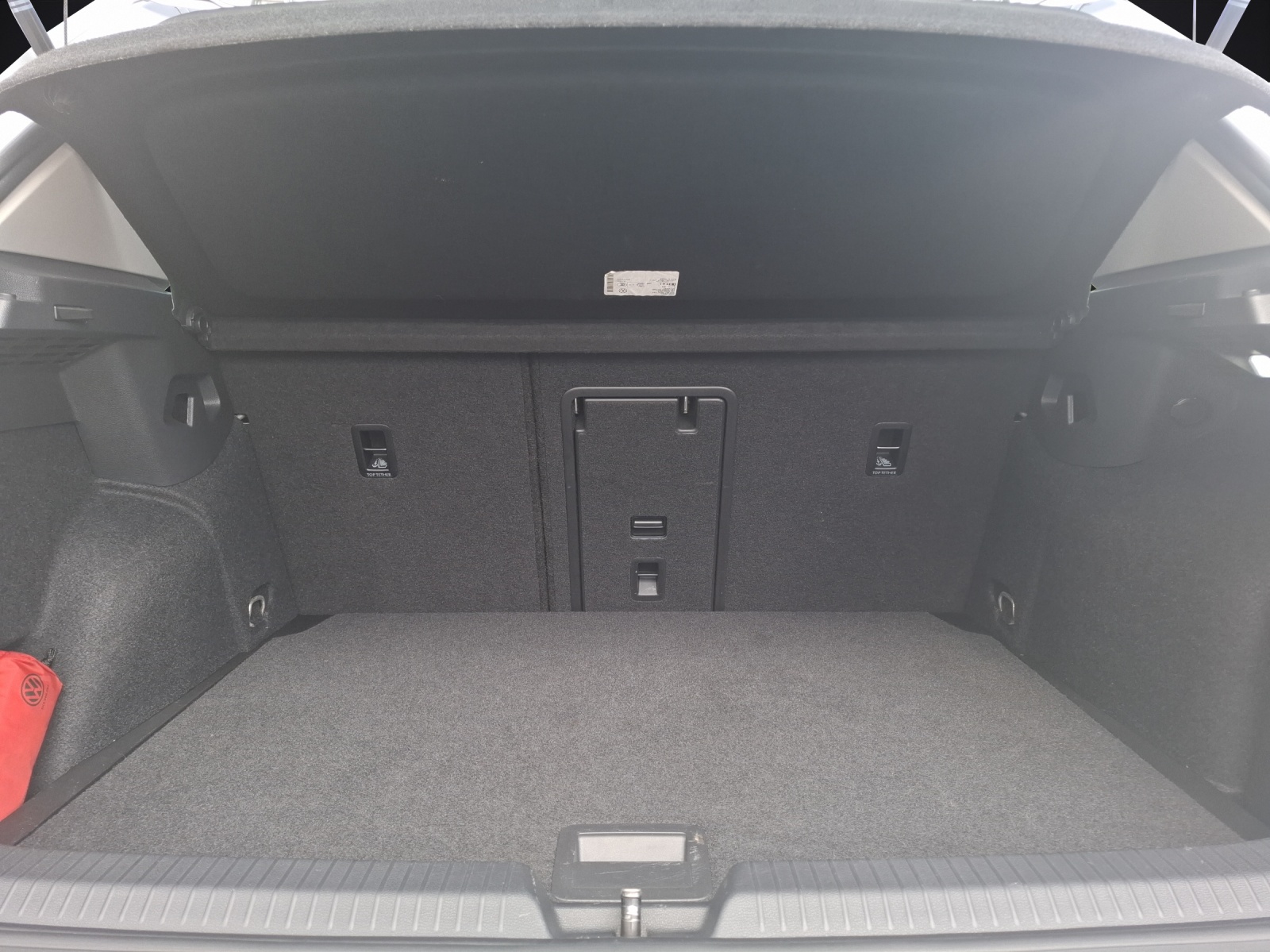 Fahrzeugabbildung Volkswagen Golf VIII TDI Life DSG LED Navi AID ACC PDC SH LM