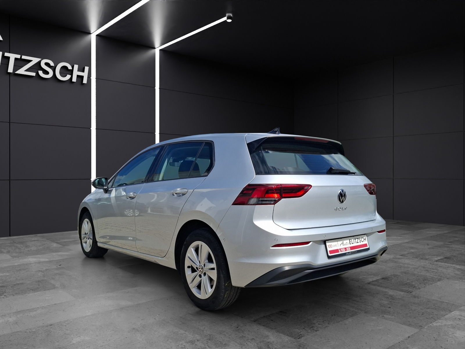 Fahrzeugabbildung Volkswagen Golf VIII TDI Life DSG LED Navi AID ACC PDC SH LM
