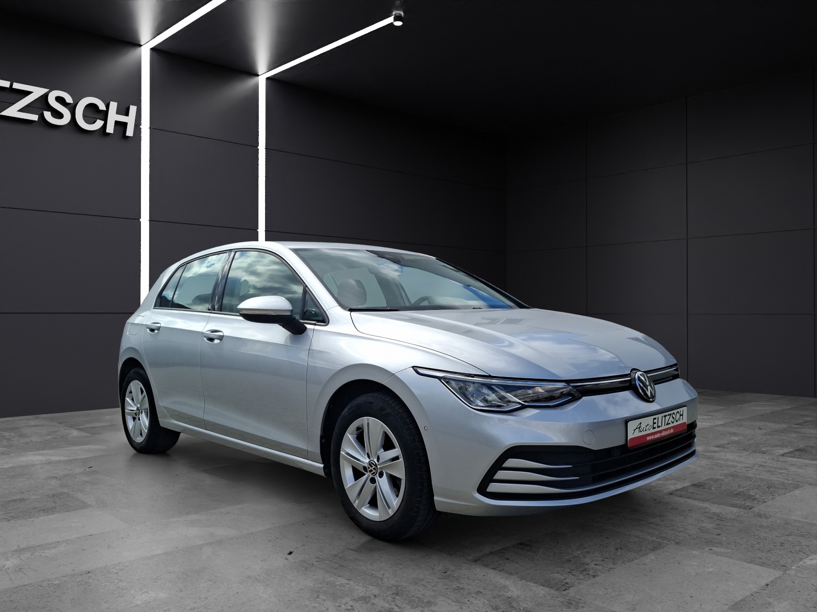 Fahrzeugabbildung Volkswagen Golf VIII TDI Life DSG LED Navi AID ACC PDC SH LM